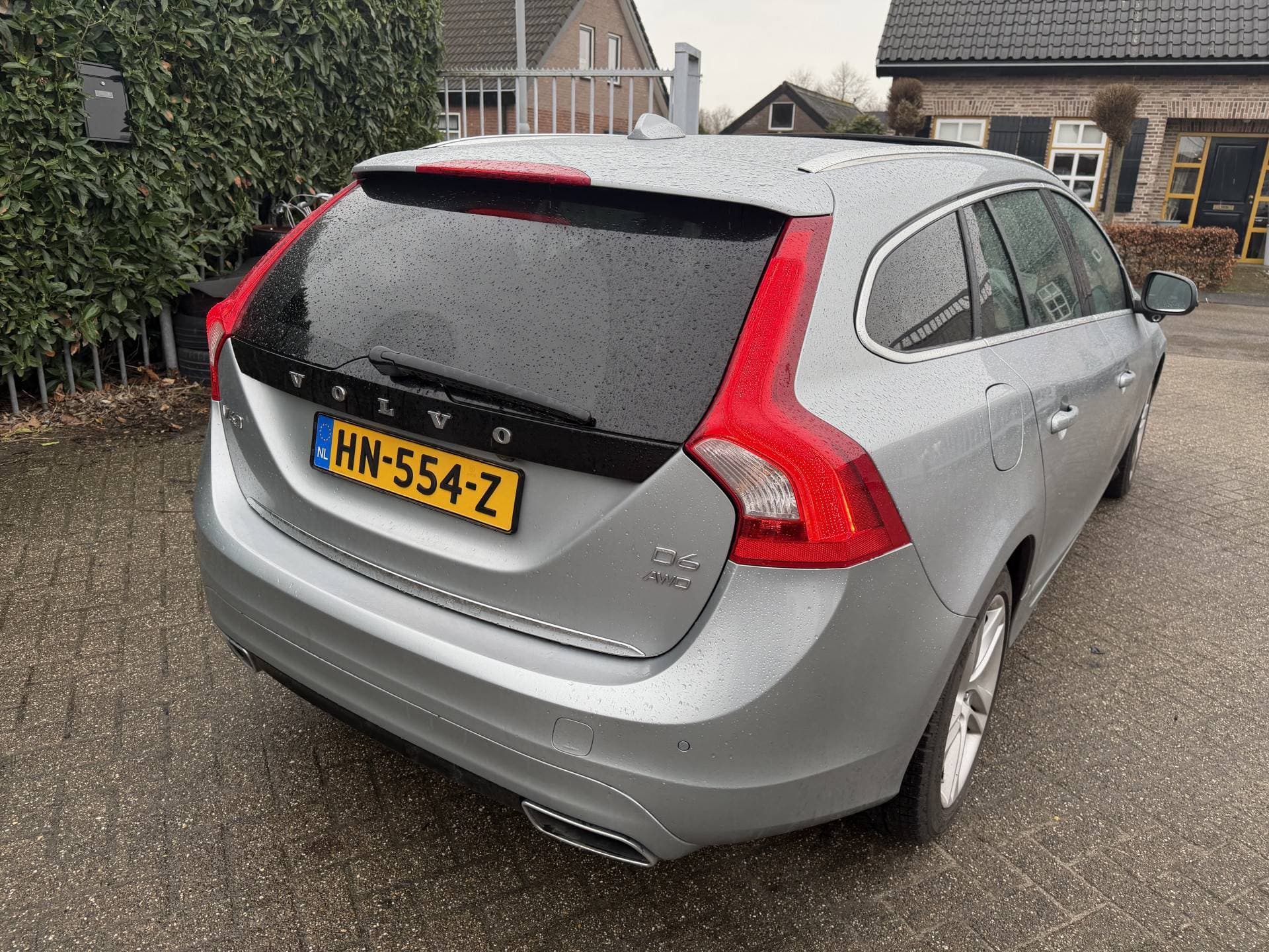 Volvo V60 2.4 D6 AWD Plug-In Hybrid Pure Limited thumbnail 7