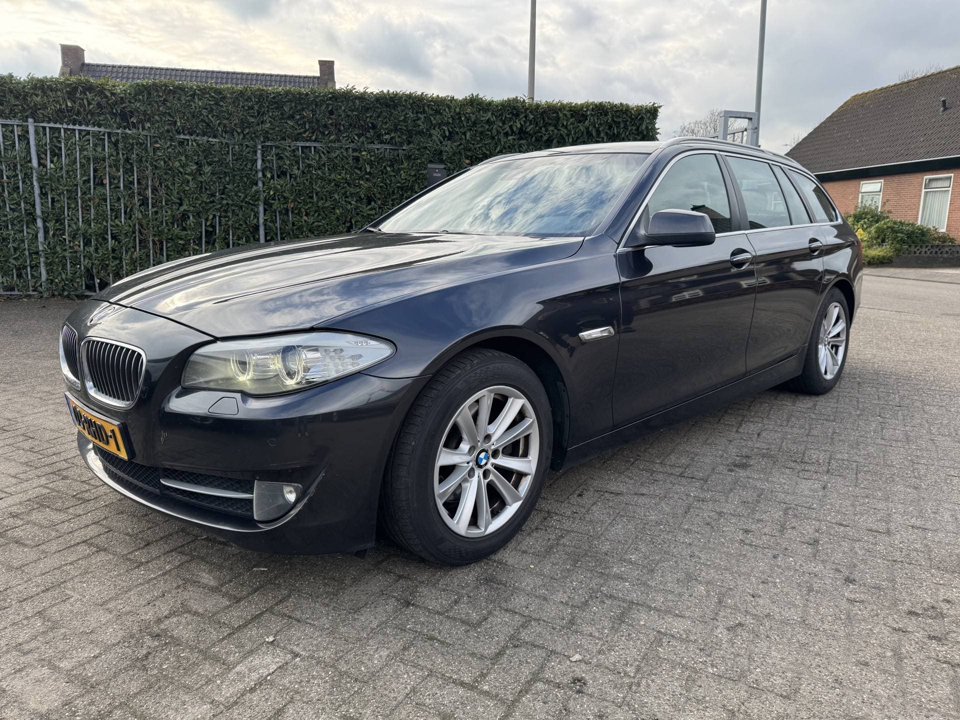 BMW 5 Serie Touring 520d High Executive thumbnail 2
