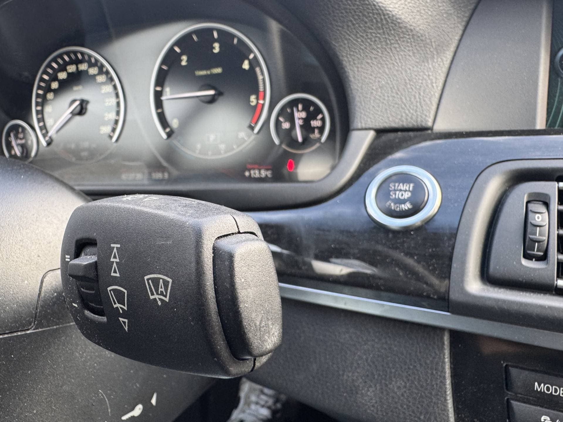 BMW 5 Serie Touring 520d High Executive thumbnail 12