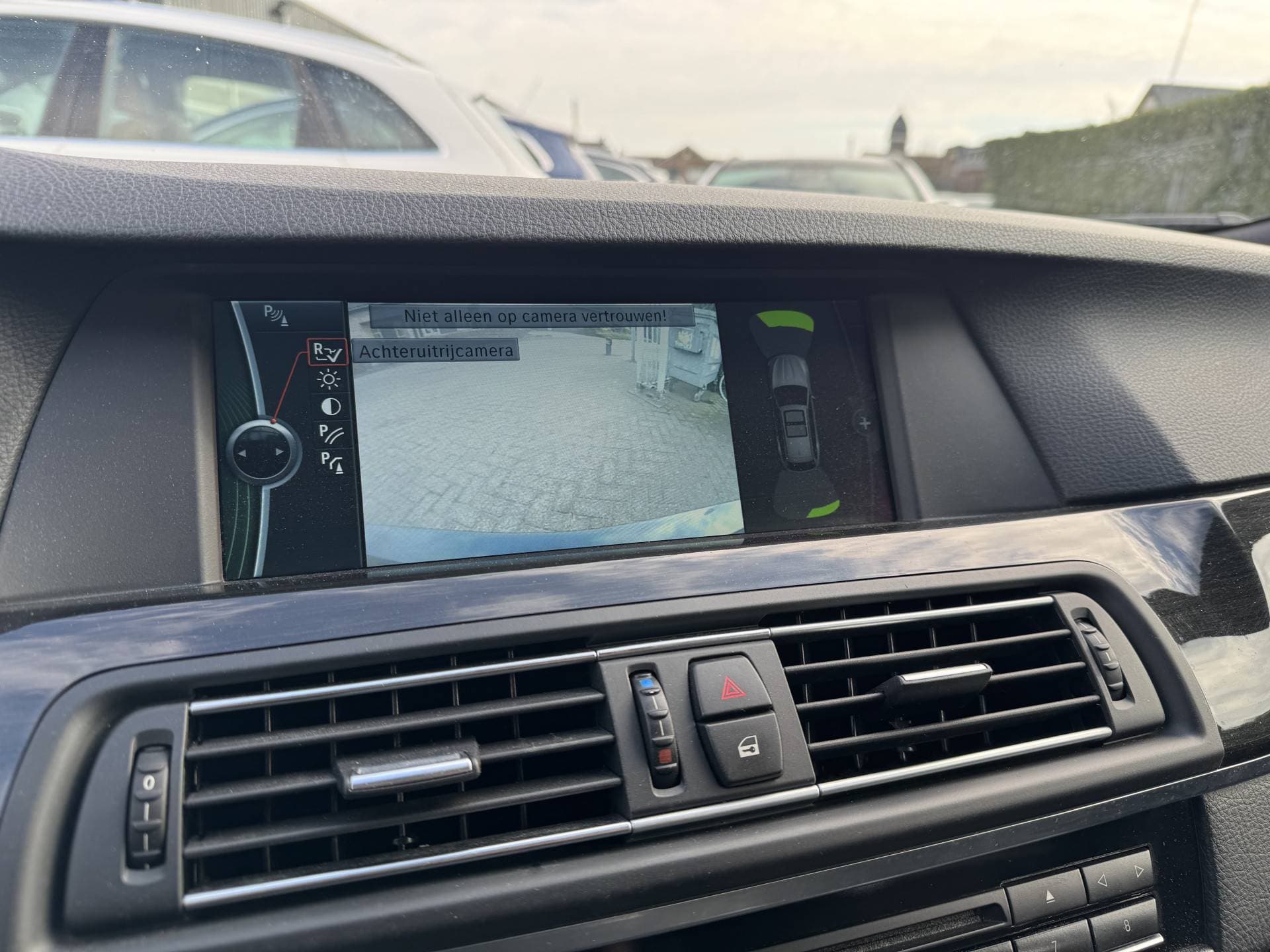 BMW 5 Serie Touring 520d High Executive thumbnail 16