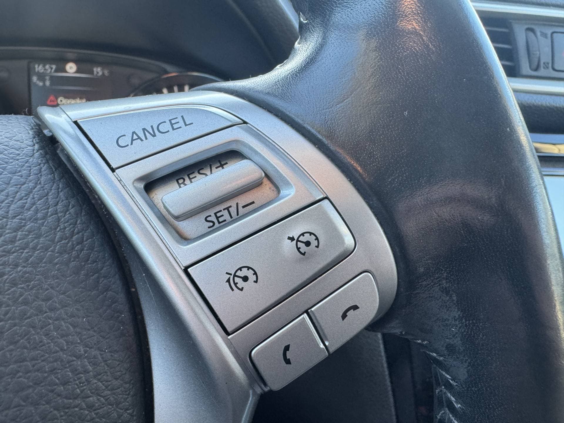 Nissan QASHQAI 1.6 dCi Tekna thumbnail 24