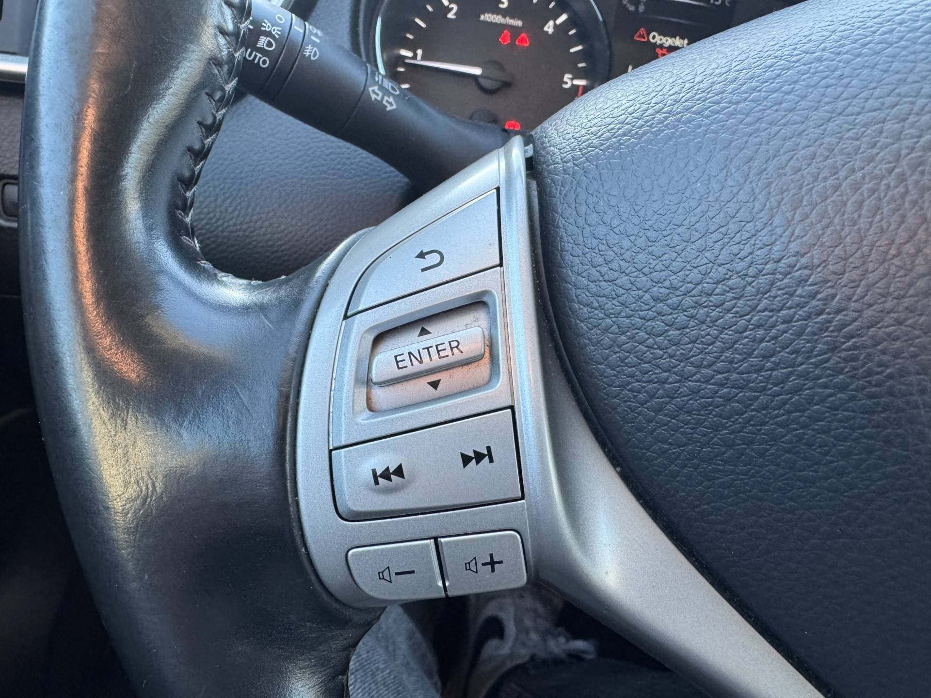 Nissan QASHQAI 1.6 dCi Tekna thumbnail 25