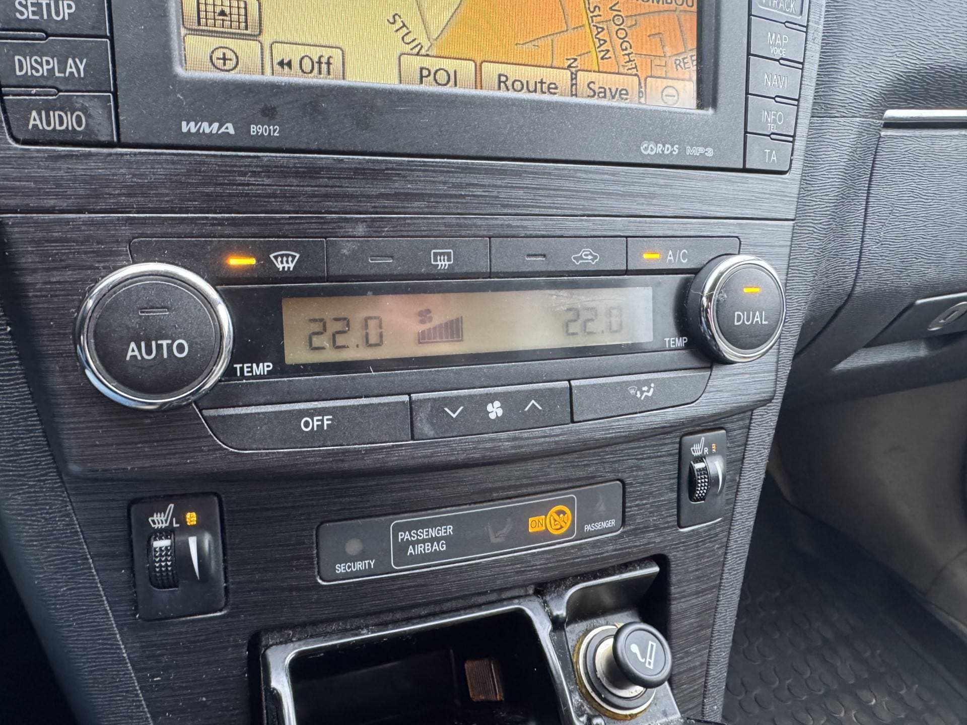 Toyota Avensis Wagon 2.2 D-4D Executive Business Special thumbnail 16