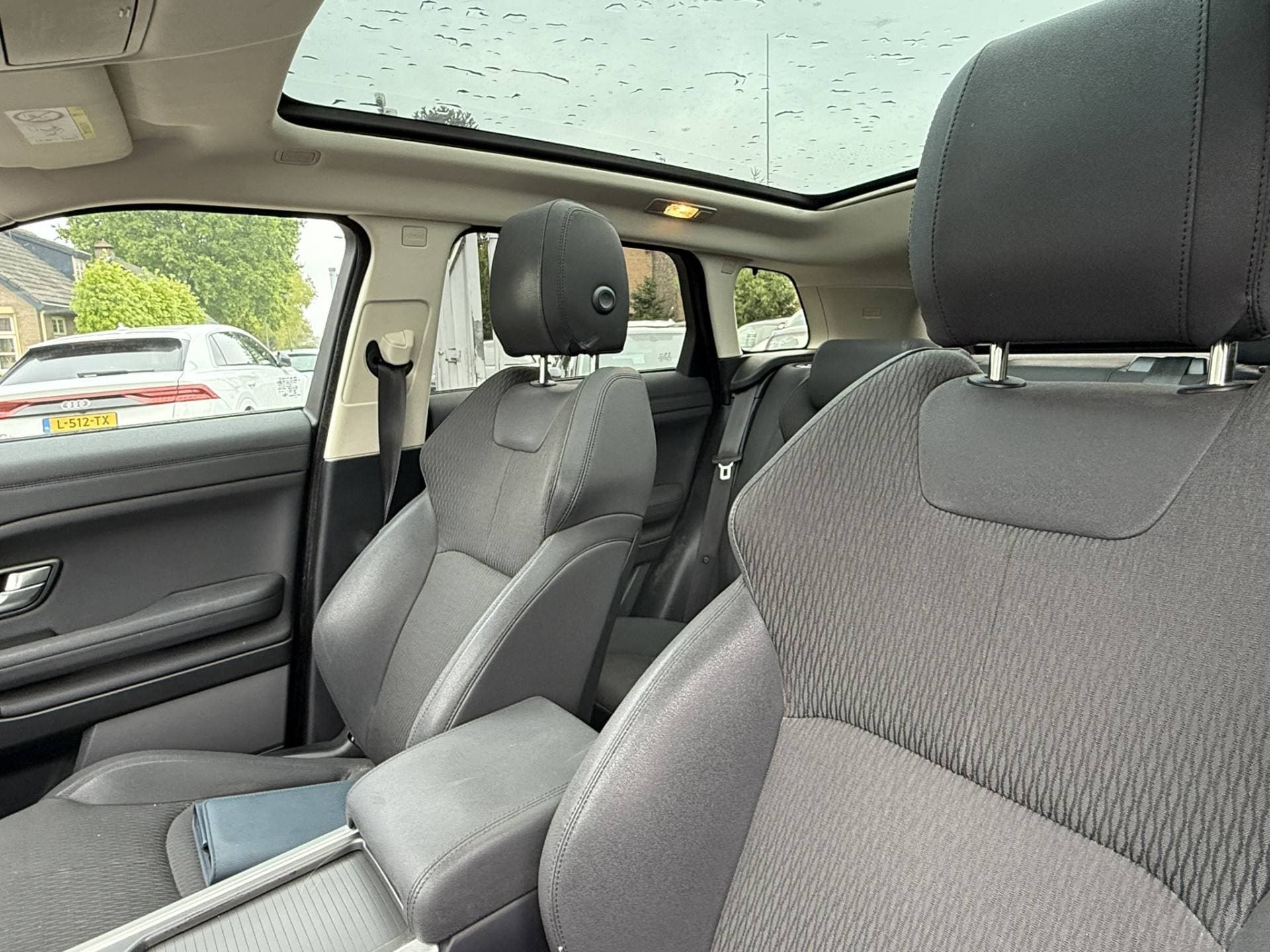 Land Rover Range Rover Evoque thumbnail 14