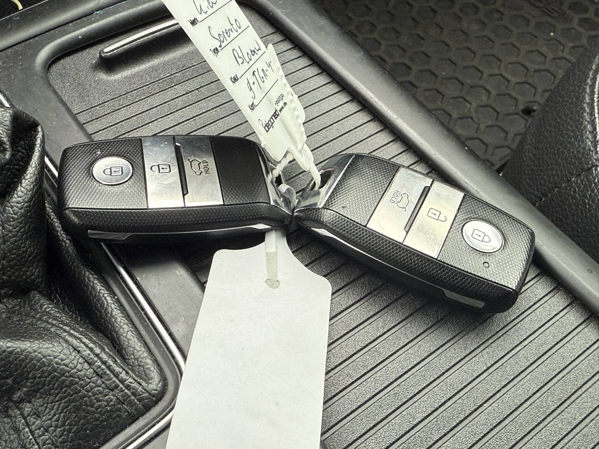 Kia Sorento thumbnail 24