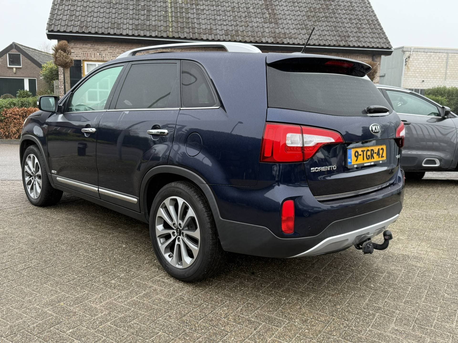 Kia Sorento thumbnail 5