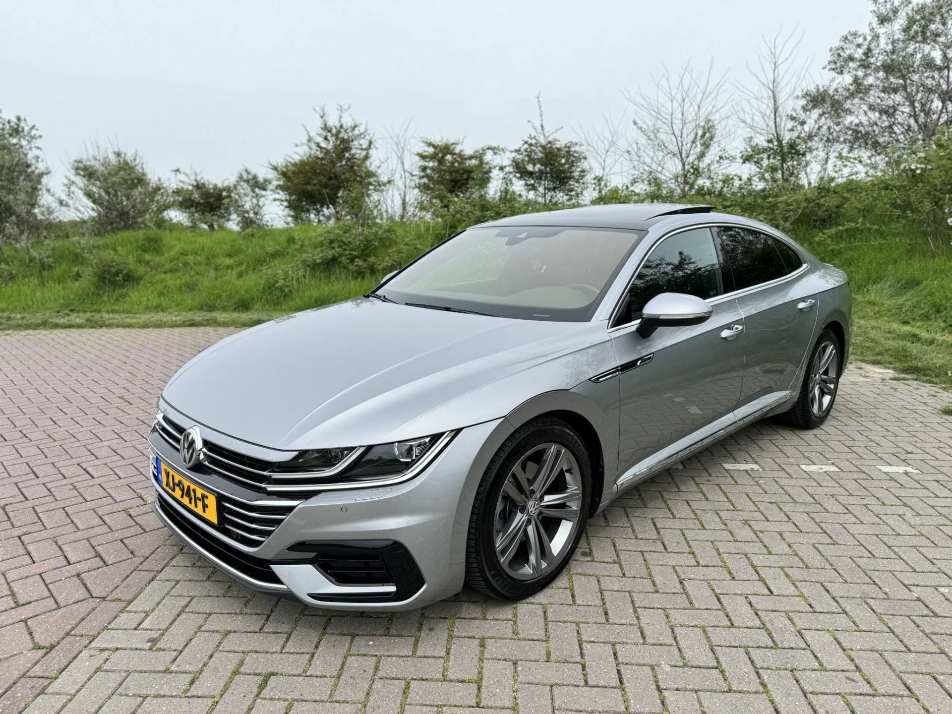 Volkswagen Arteon thumbnail 2