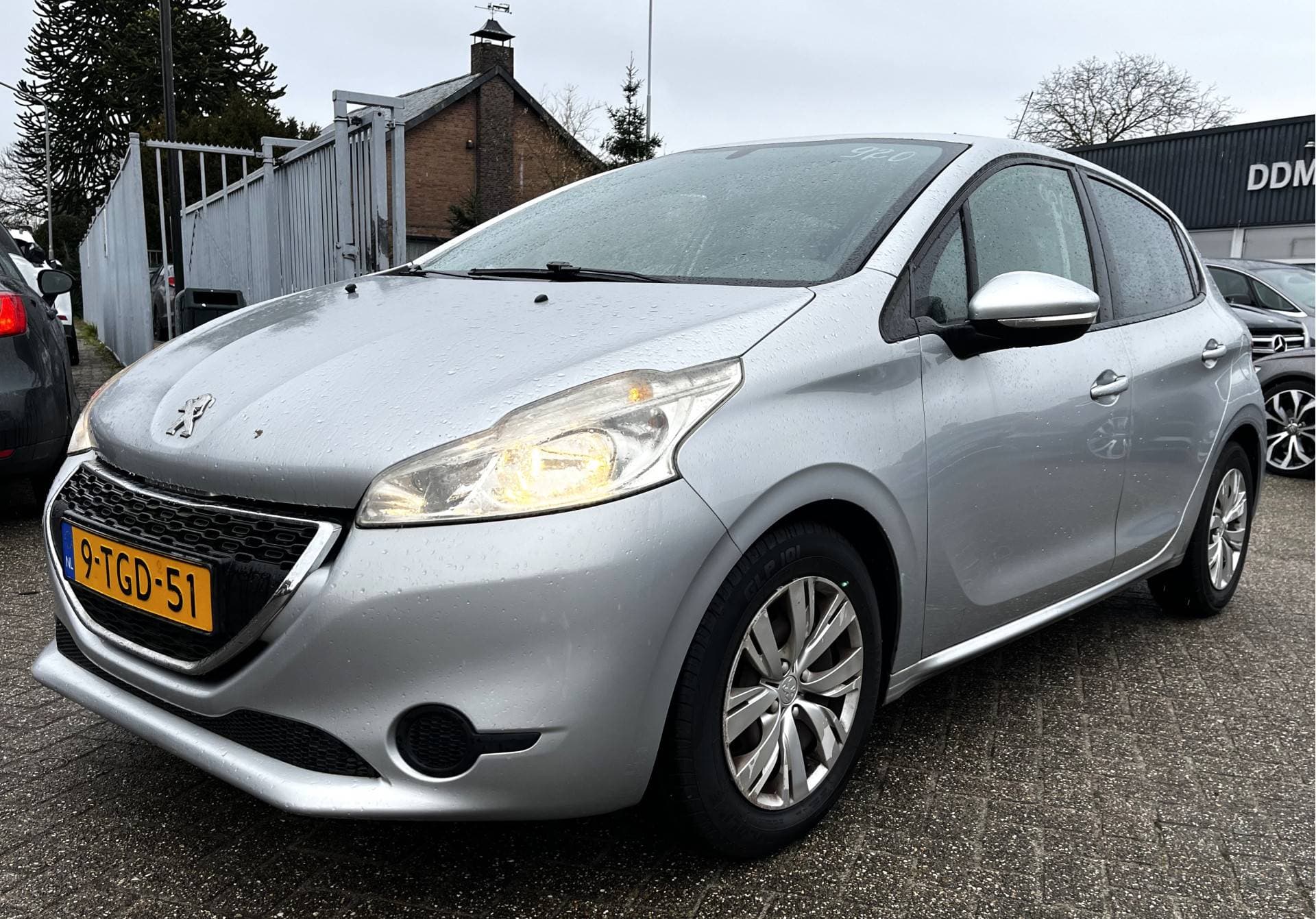 Peugeot 208 thumbnail 3