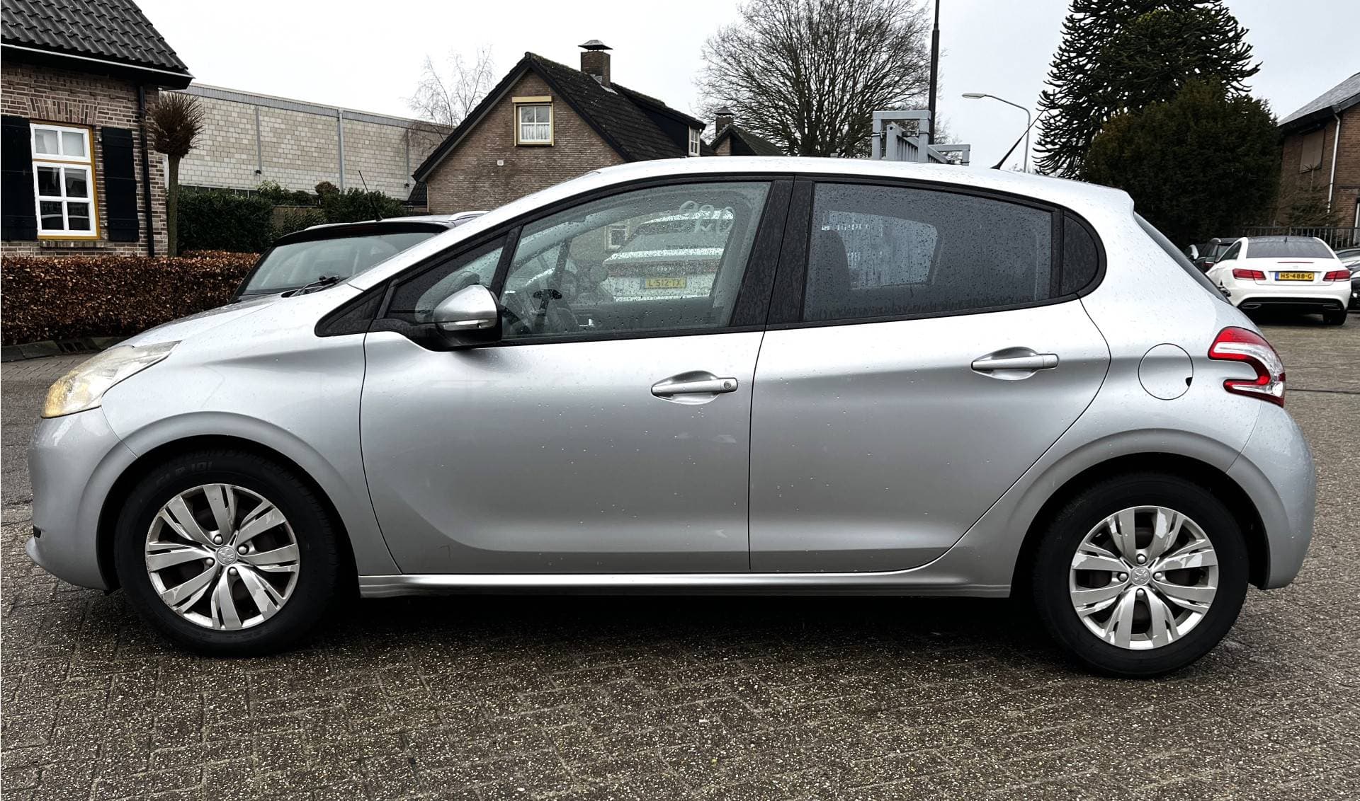 Peugeot 208 thumbnail 4