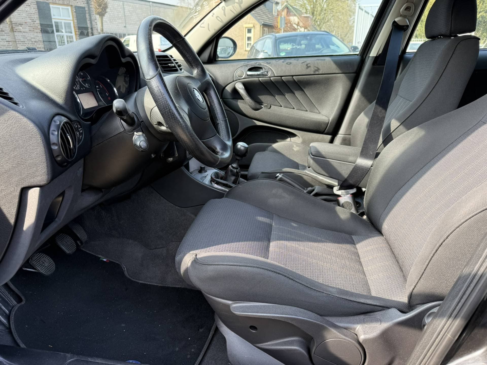 Alfa Romeo 147 thumbnail 11