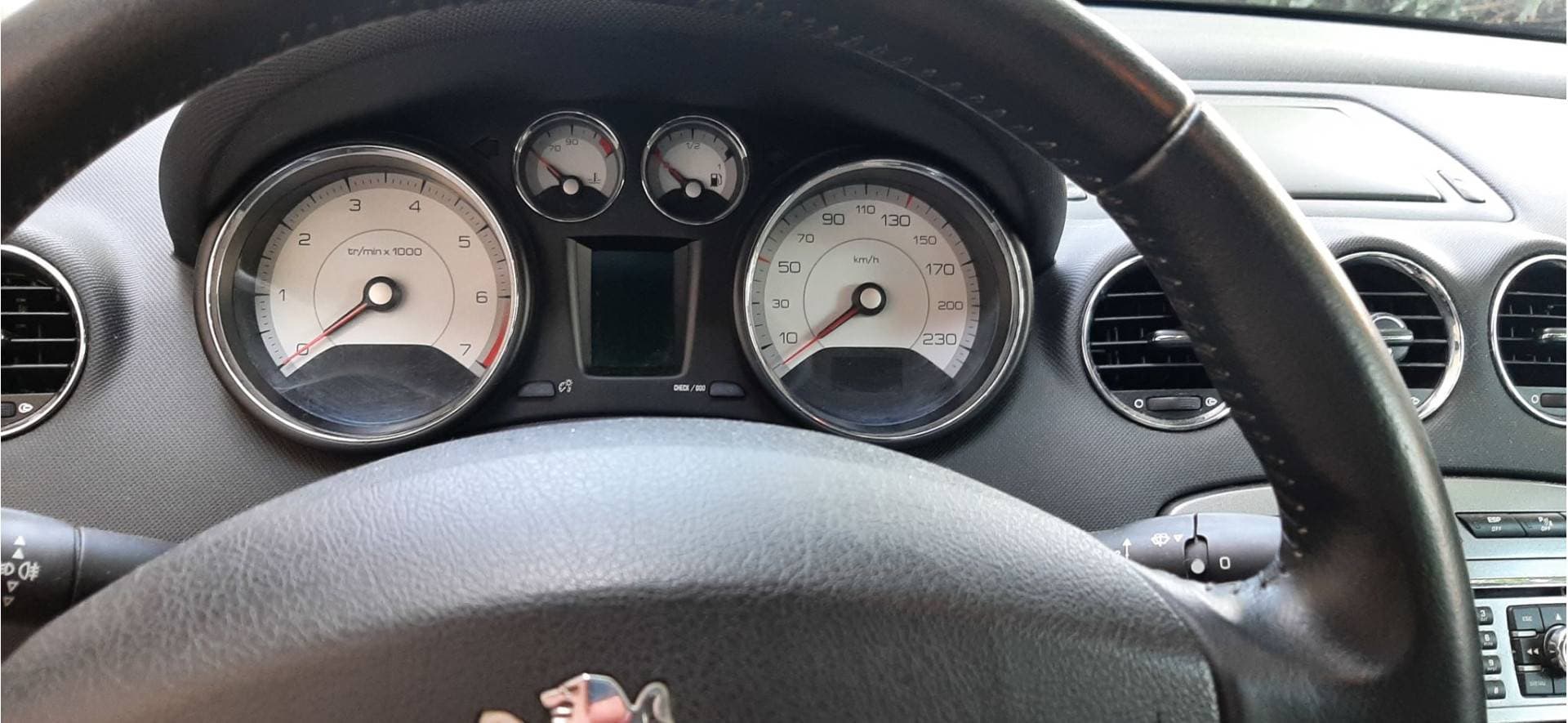 Peugeot 308 thumbnail 3