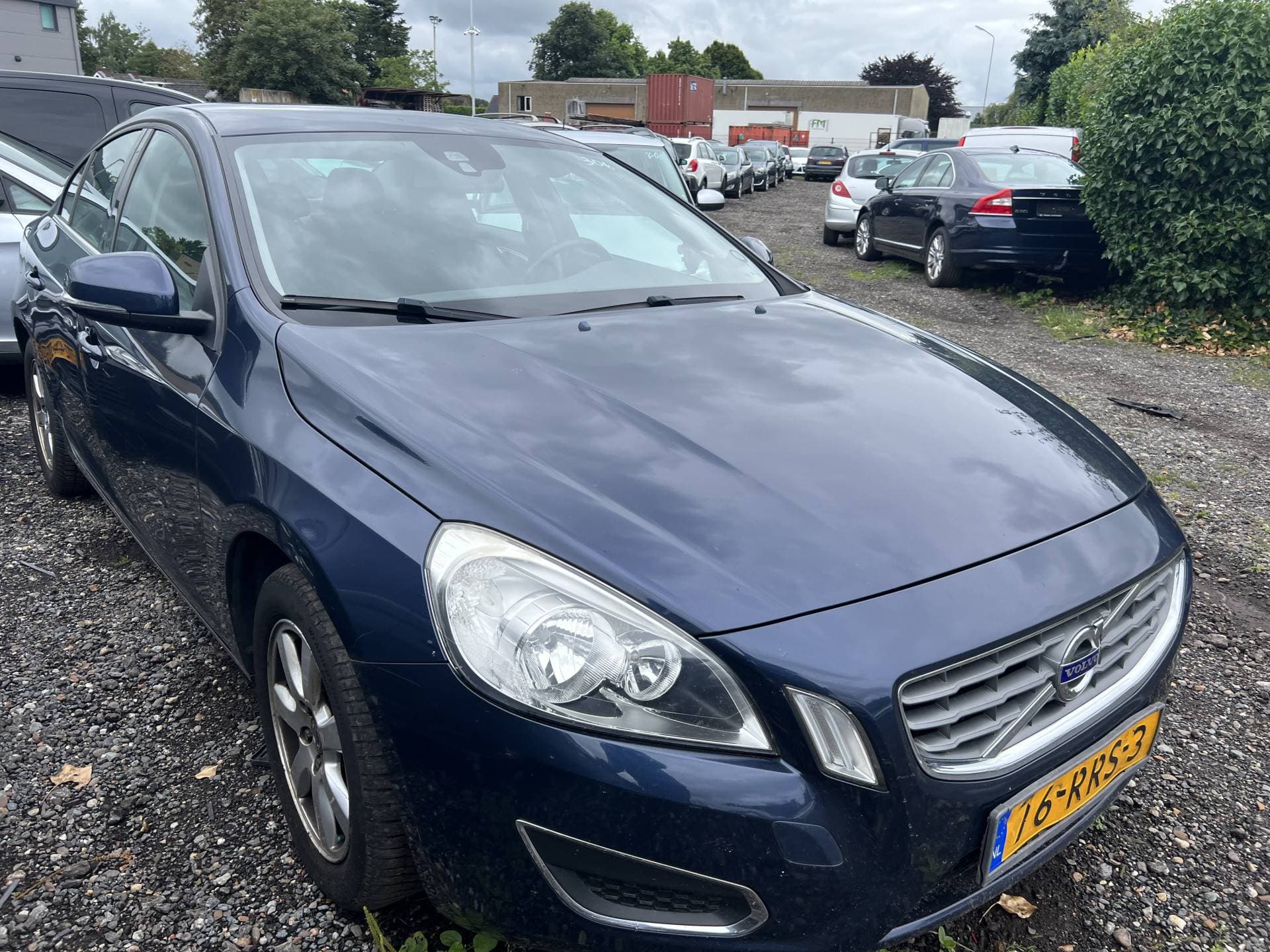 Volvo S60 thumbnail 2