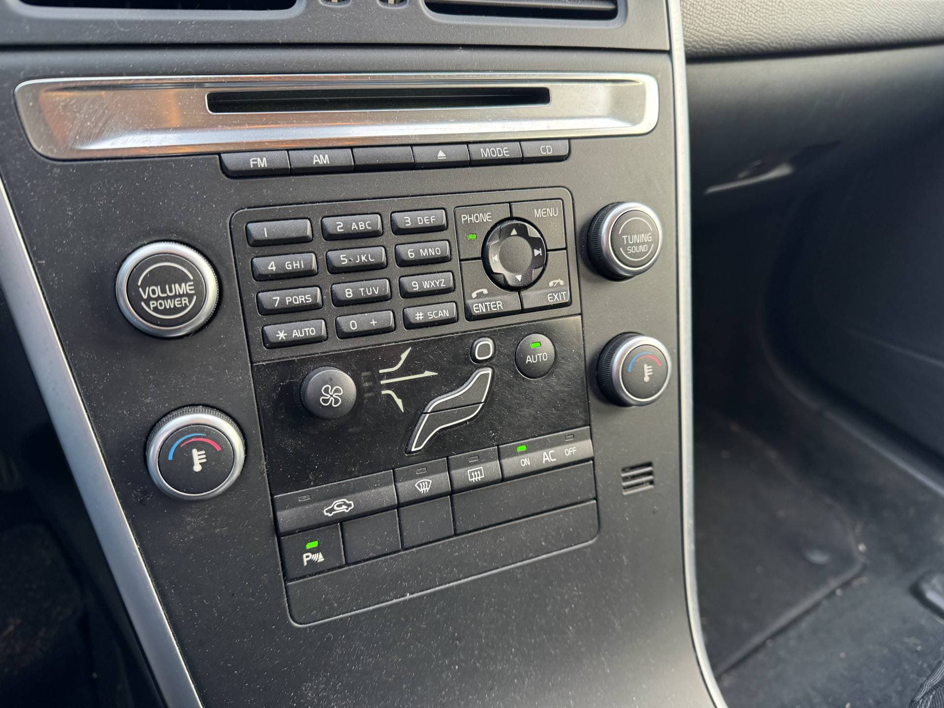 Volvo XC60 2.4D thumbnail 14