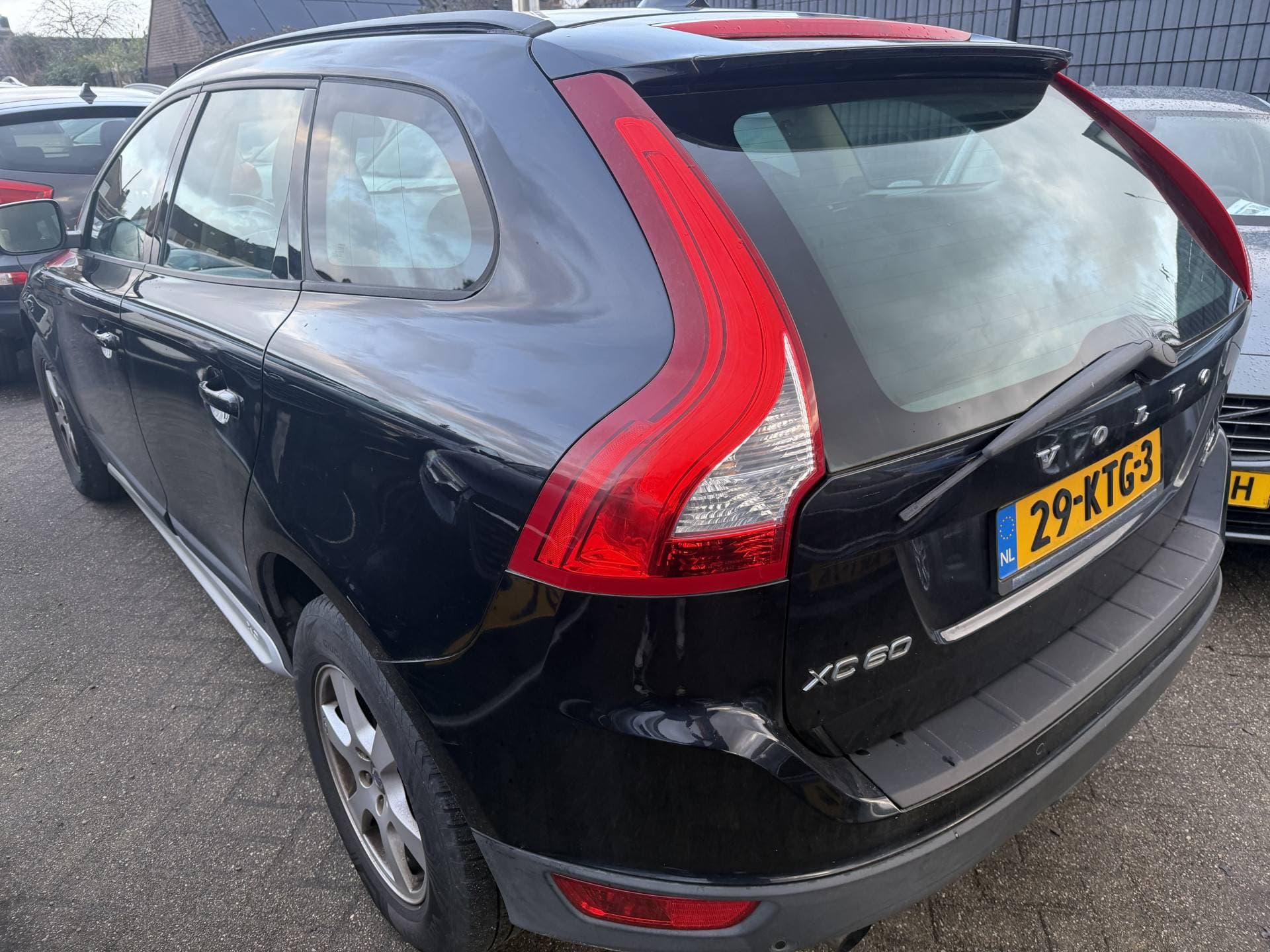 Volvo XC60 2.4D thumbnail 3