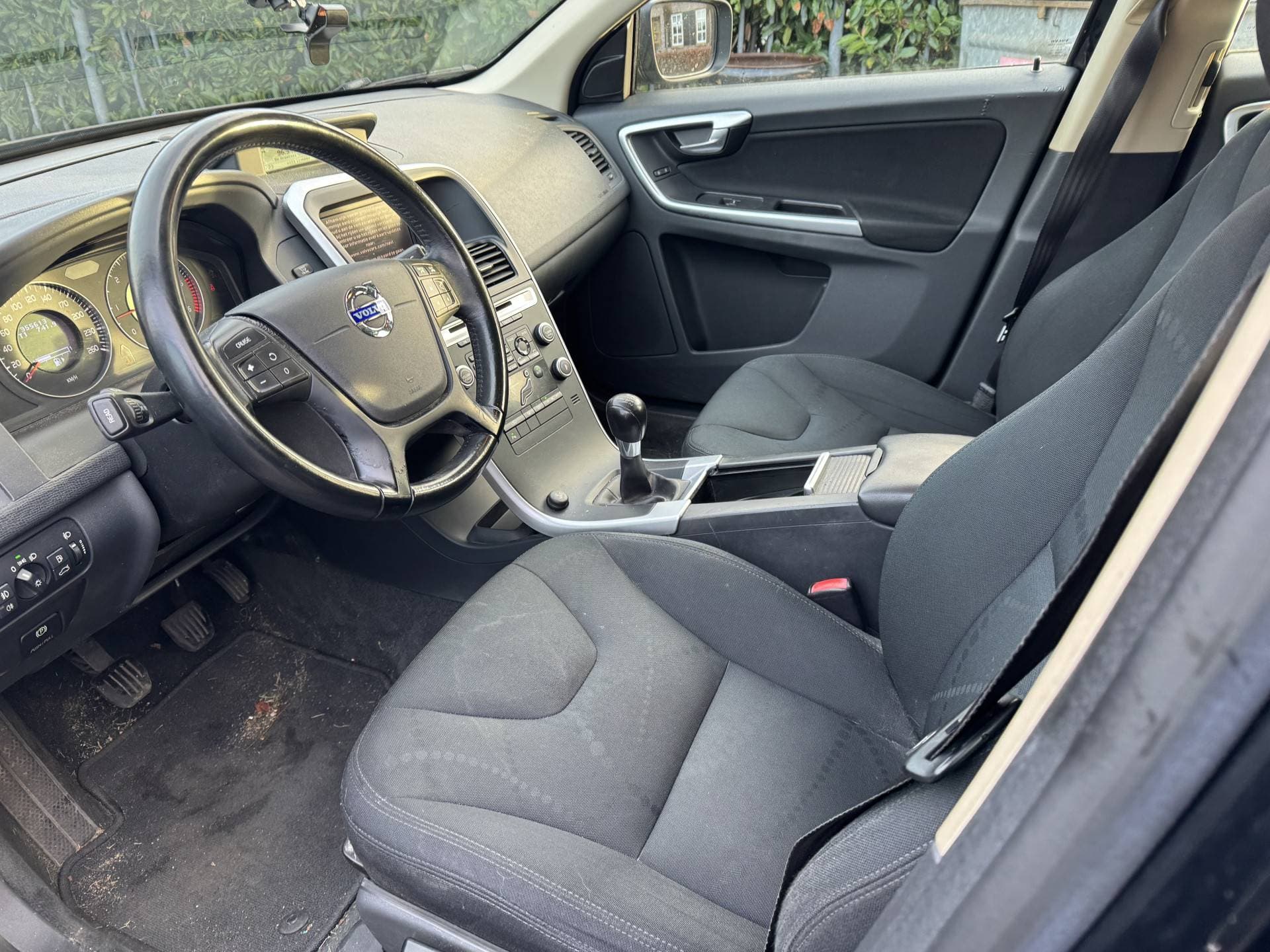 Volvo XC60 2.4D thumbnail 10