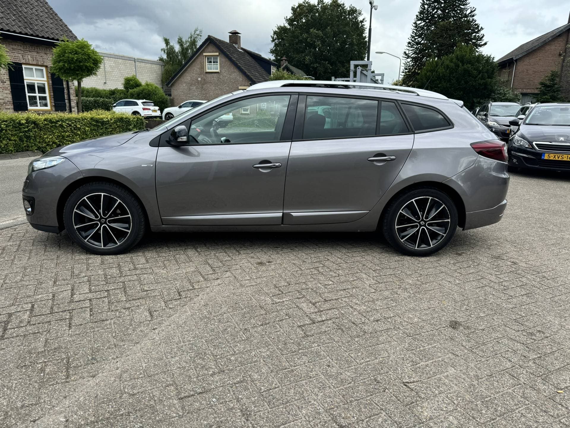 Renault Mégane Estate thumbnail 5