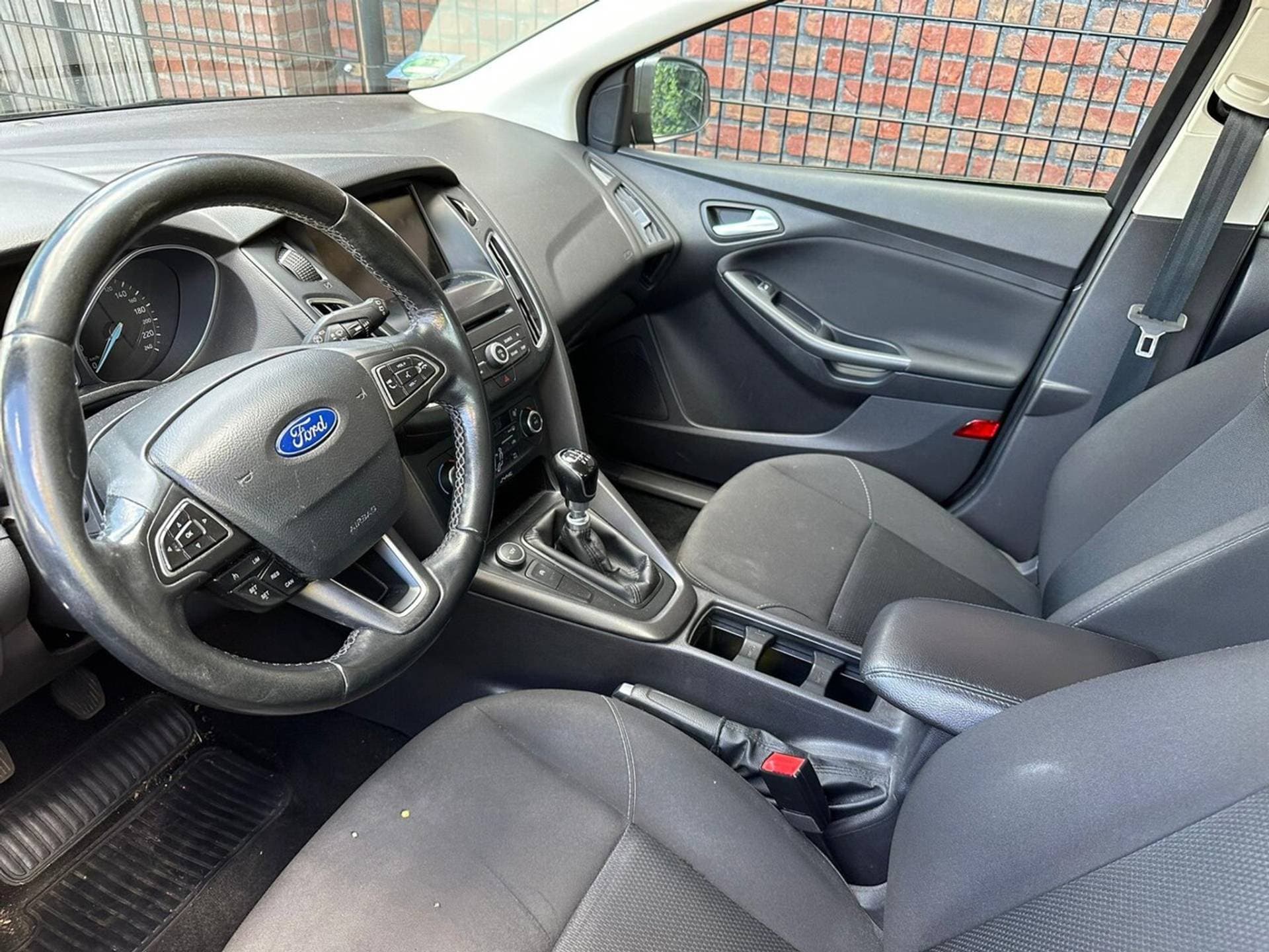 Ford Focus thumbnail 5