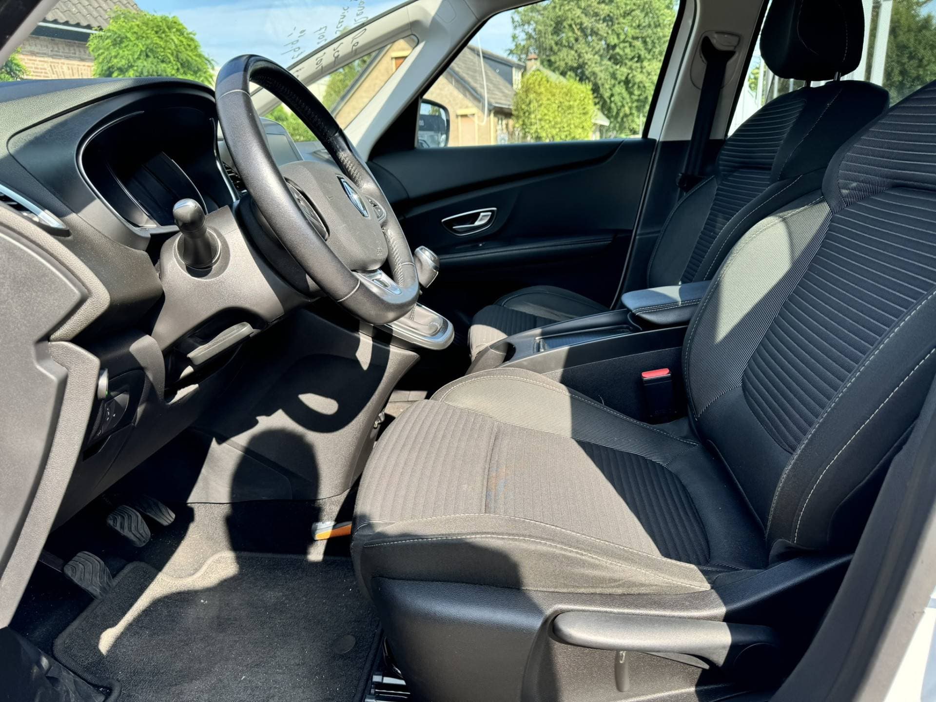 Renault Scénic thumbnail 17