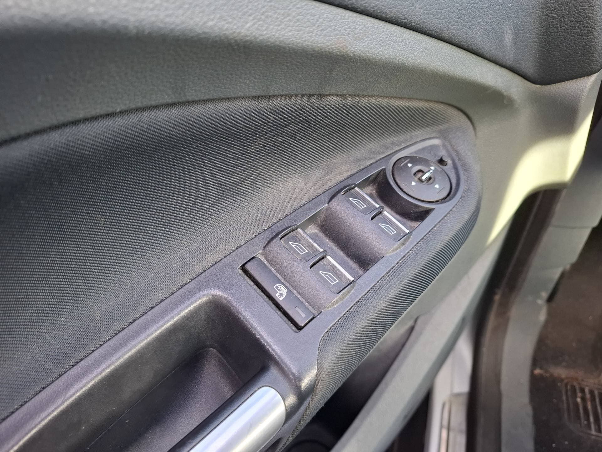 Ford C-MAX thumbnail 11