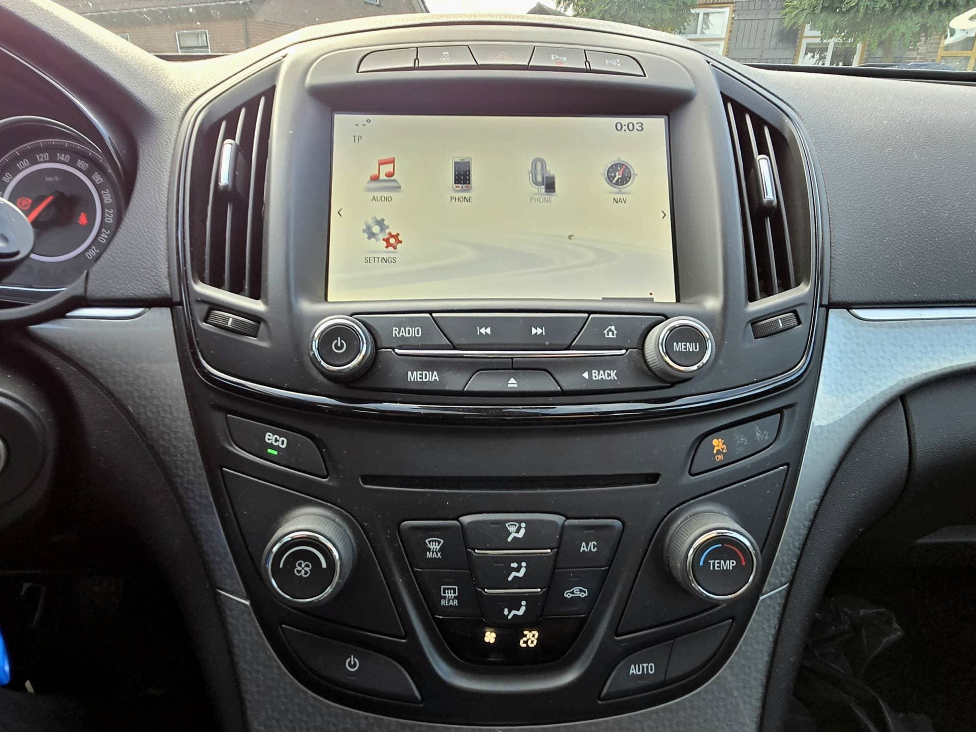 Opel Insignia thumbnail 16