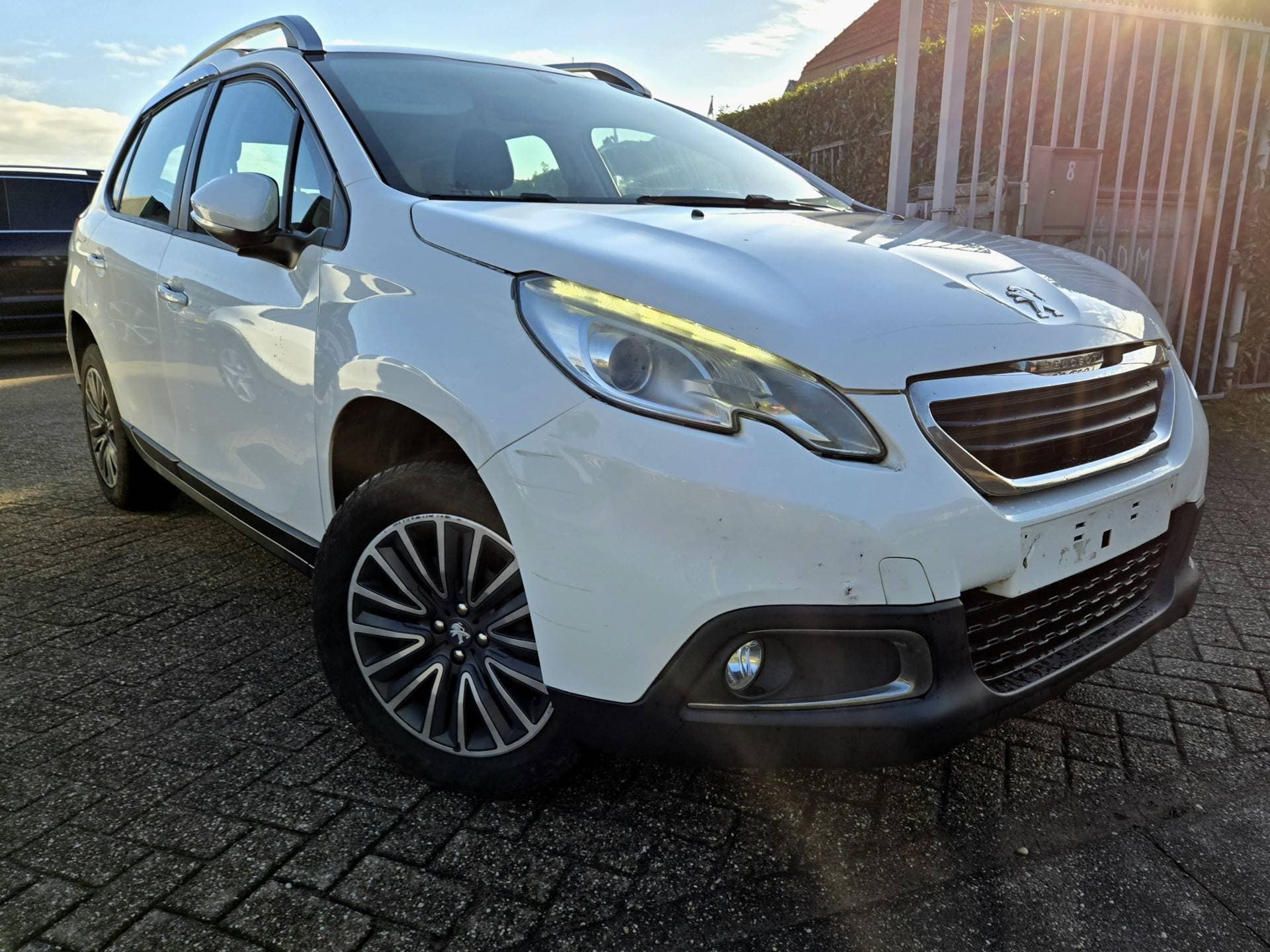 Peugeot 2008 thumbnail 2