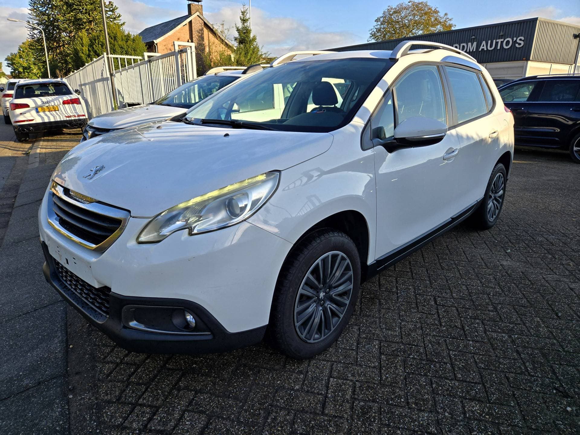 Peugeot 2008 thumbnail 4