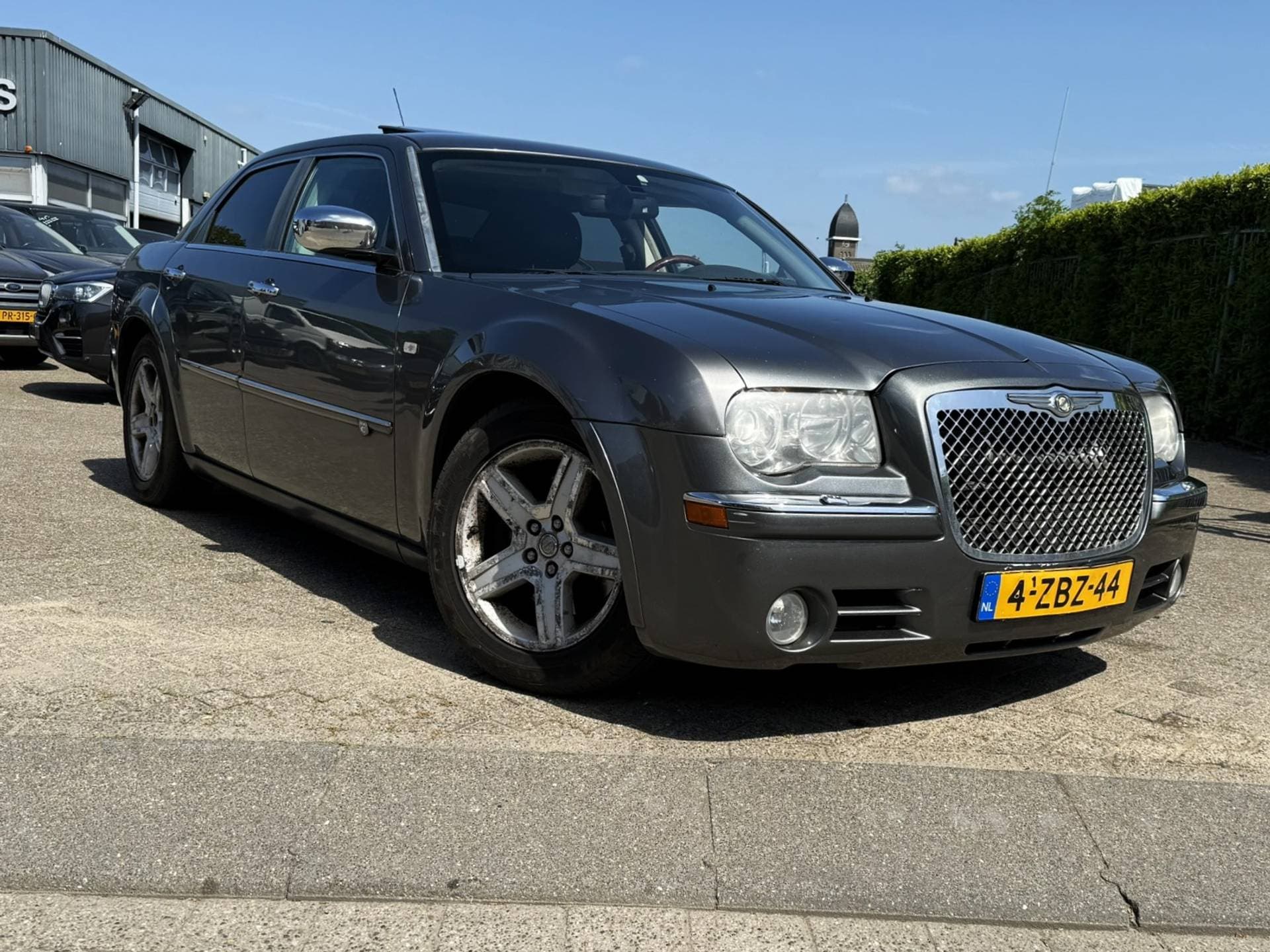 Chrysler 300C thumbnail 2
