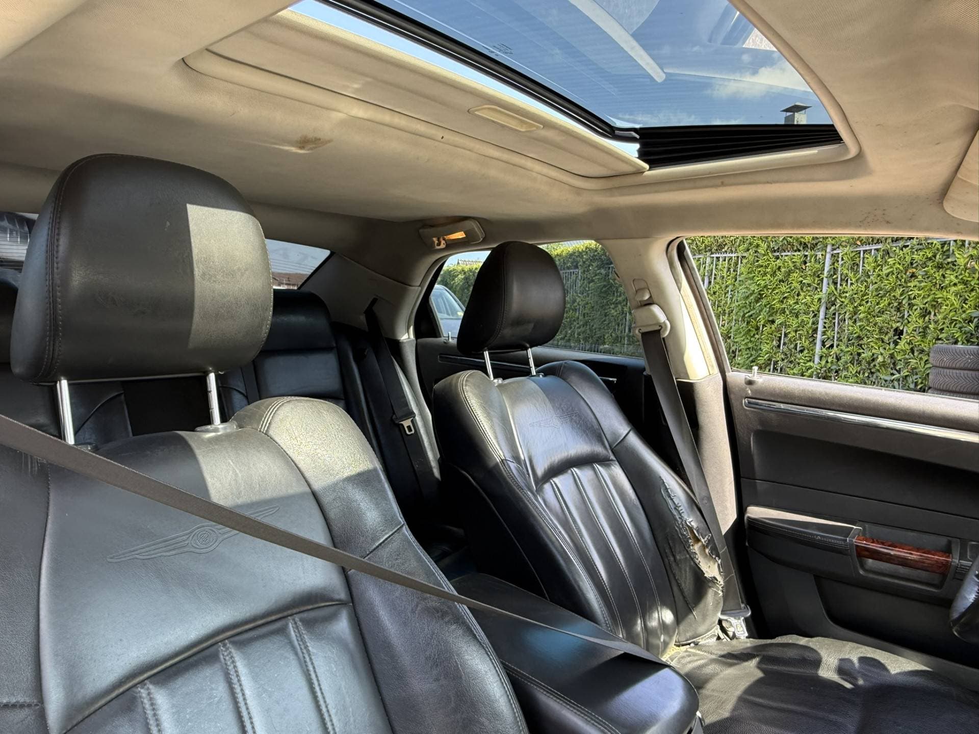 Chrysler 300C thumbnail 11