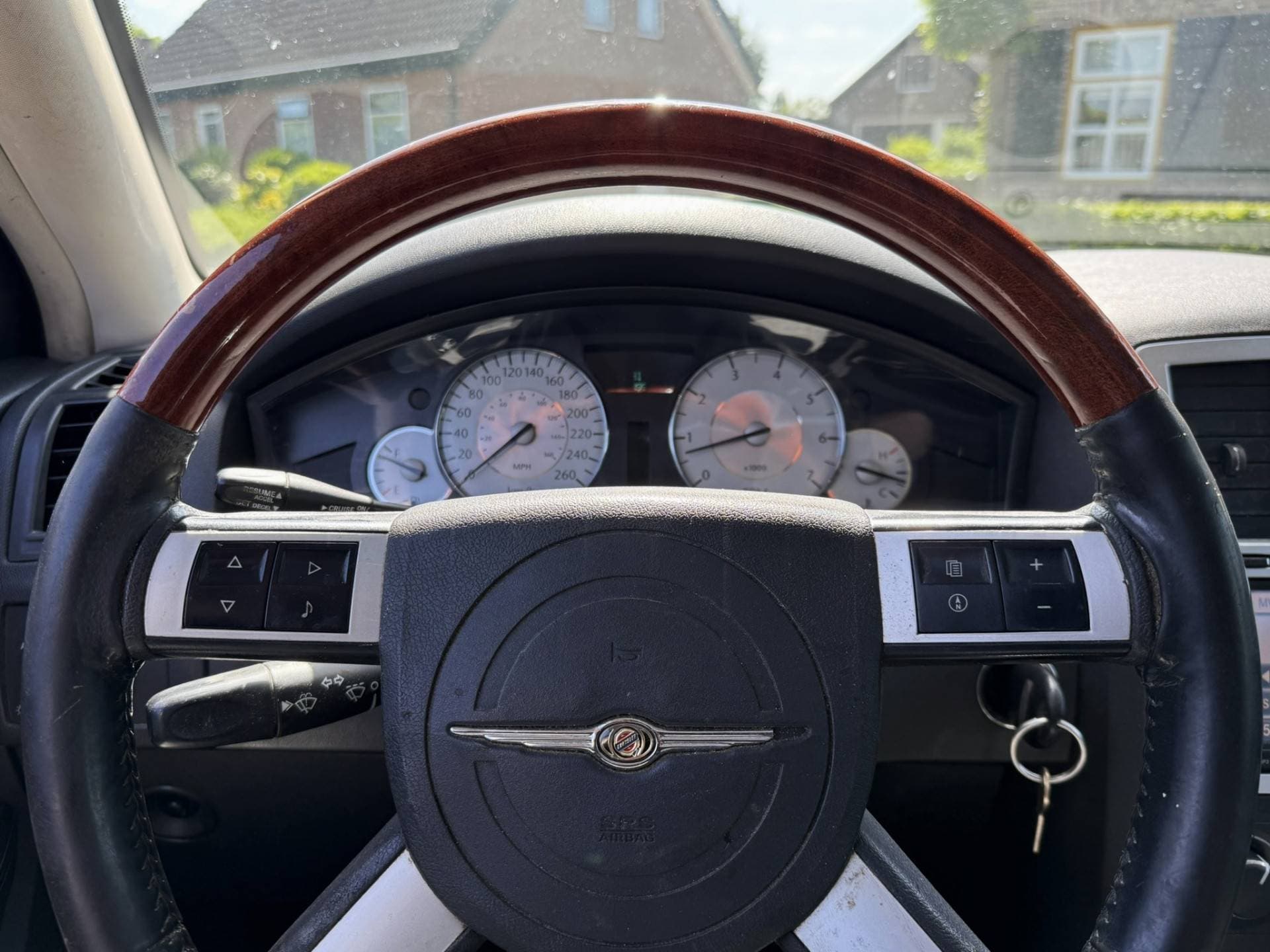 Chrysler 300C thumbnail 16