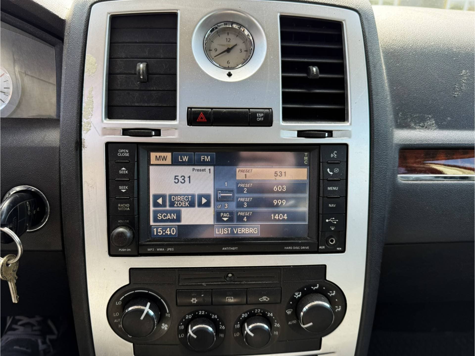 Chrysler 300C thumbnail 18