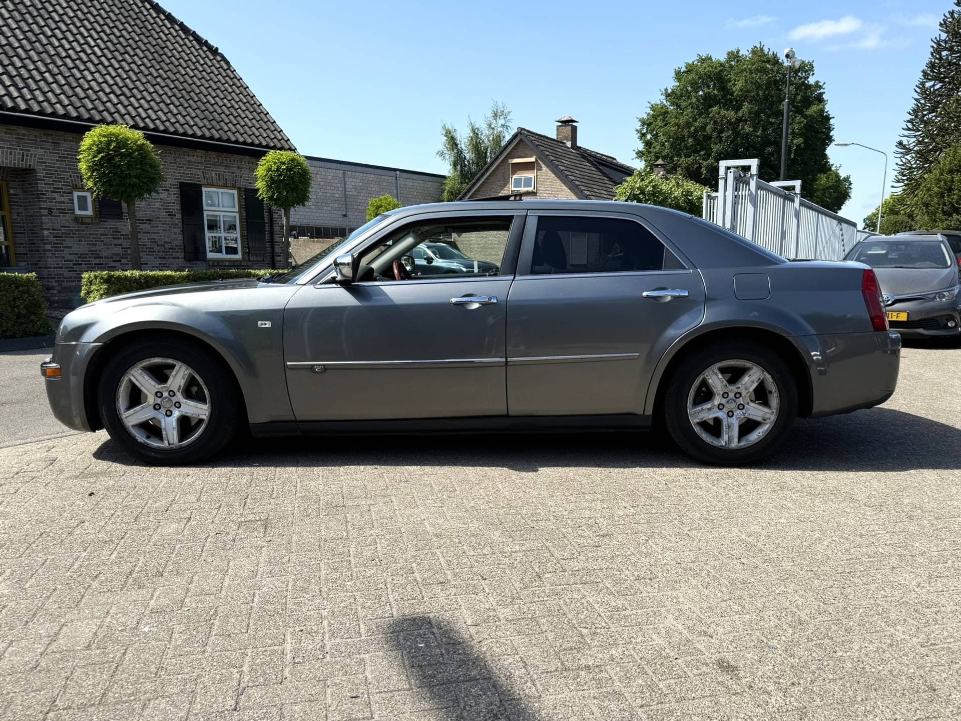 Chrysler 300C thumbnail 4