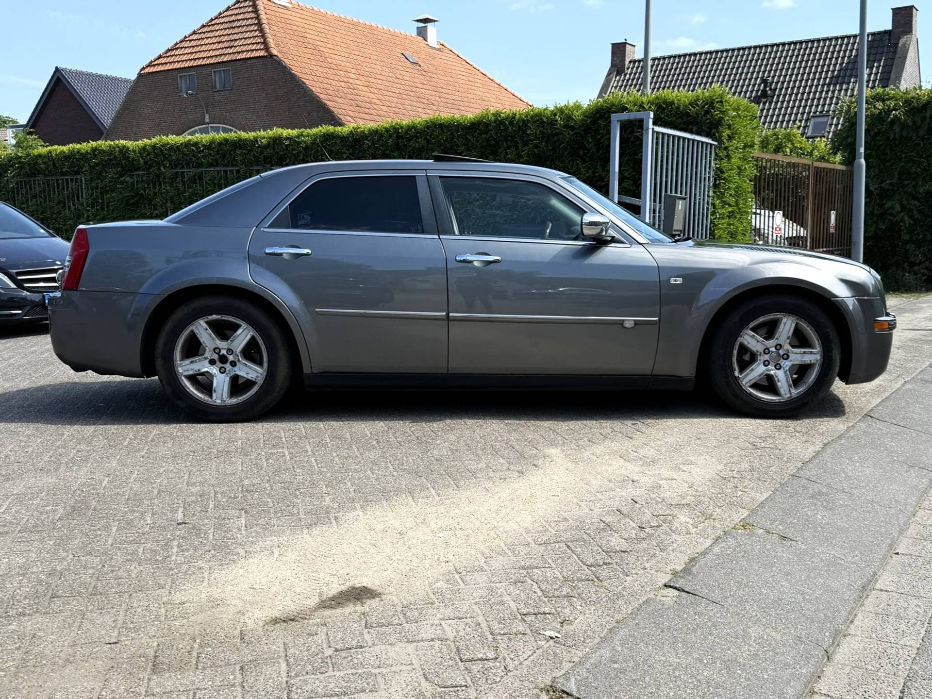 Chrysler 300C thumbnail 9