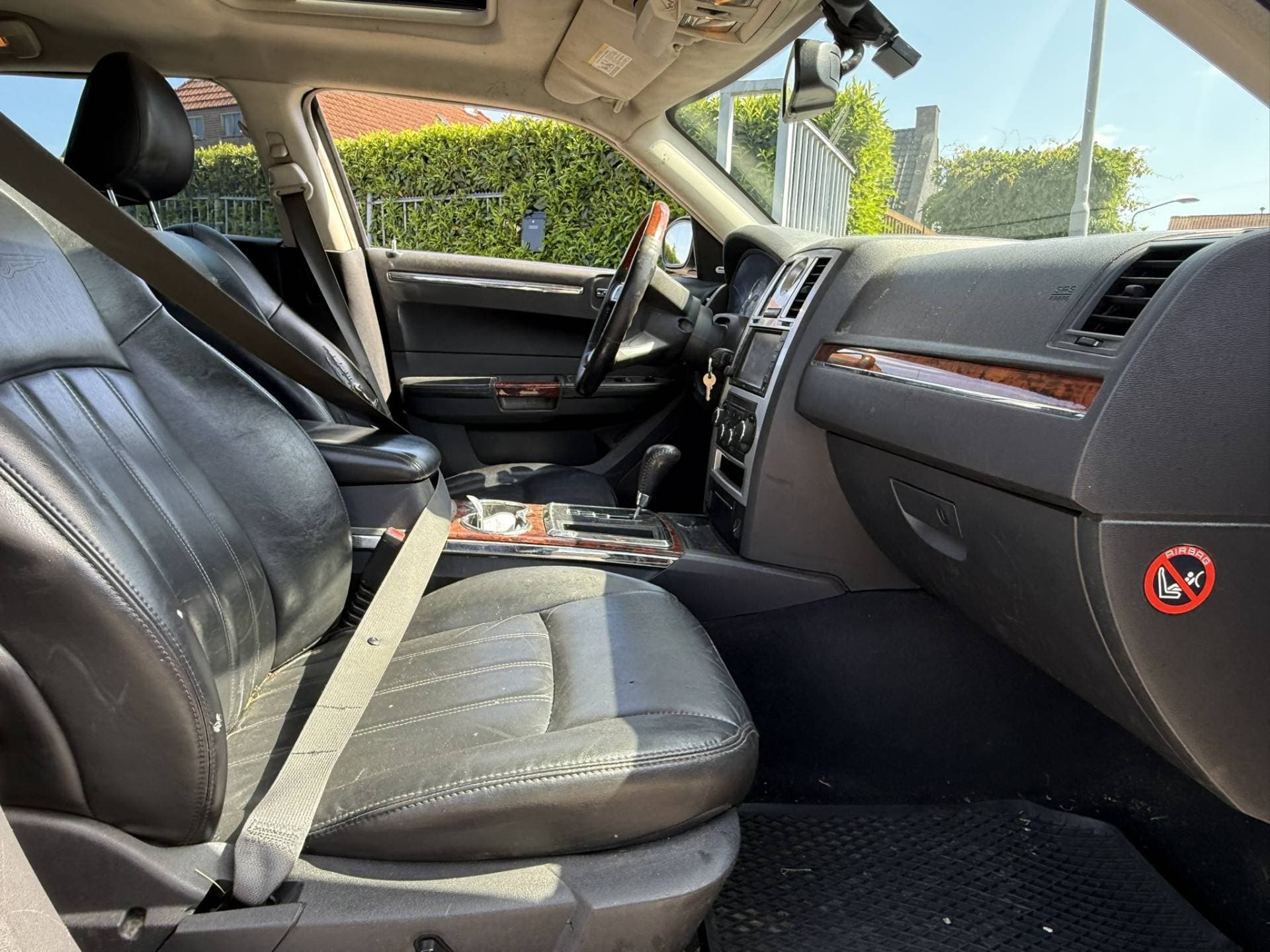 Chrysler 300C thumbnail 10