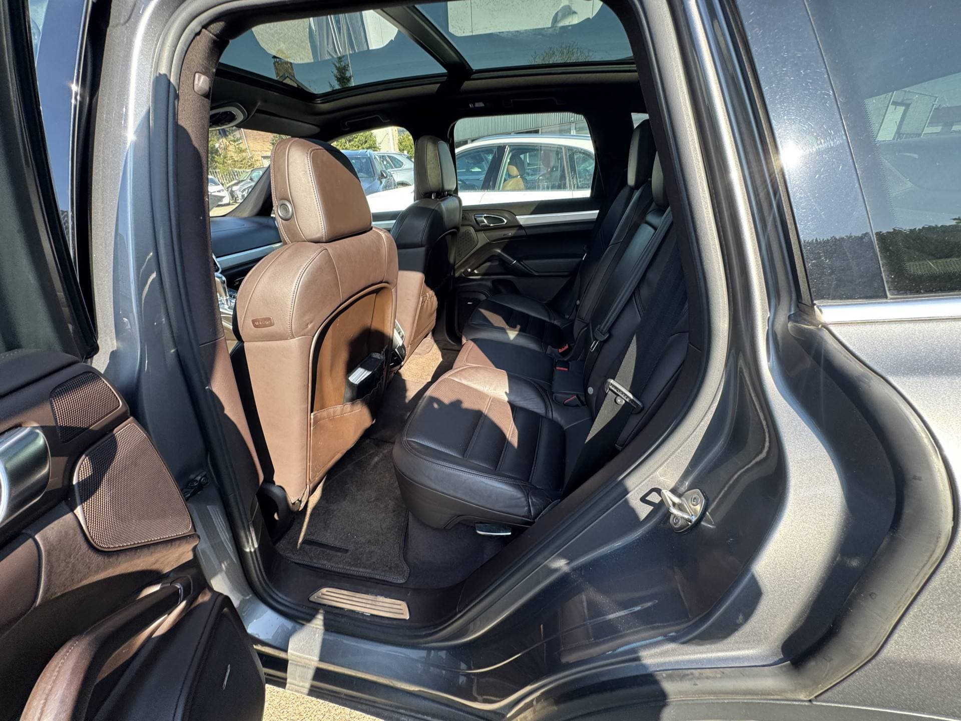 Porsche Cayenne thumbnail 22