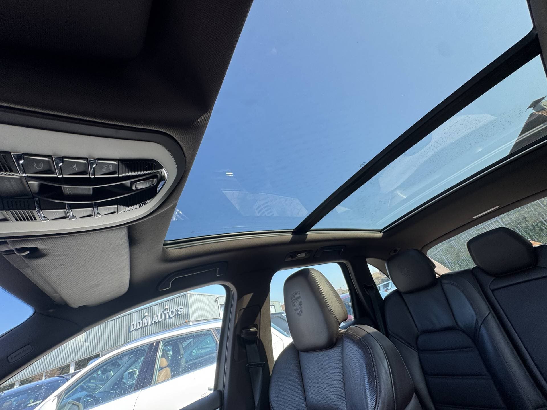 Porsche Cayenne thumbnail 9