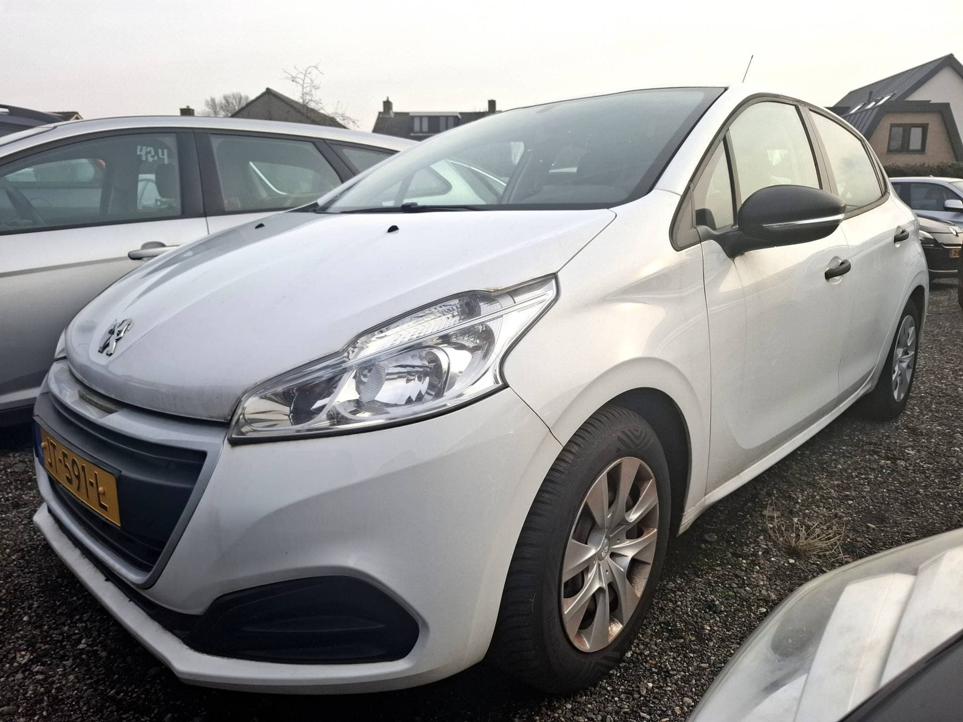 Peugeot 208 thumbnail 2