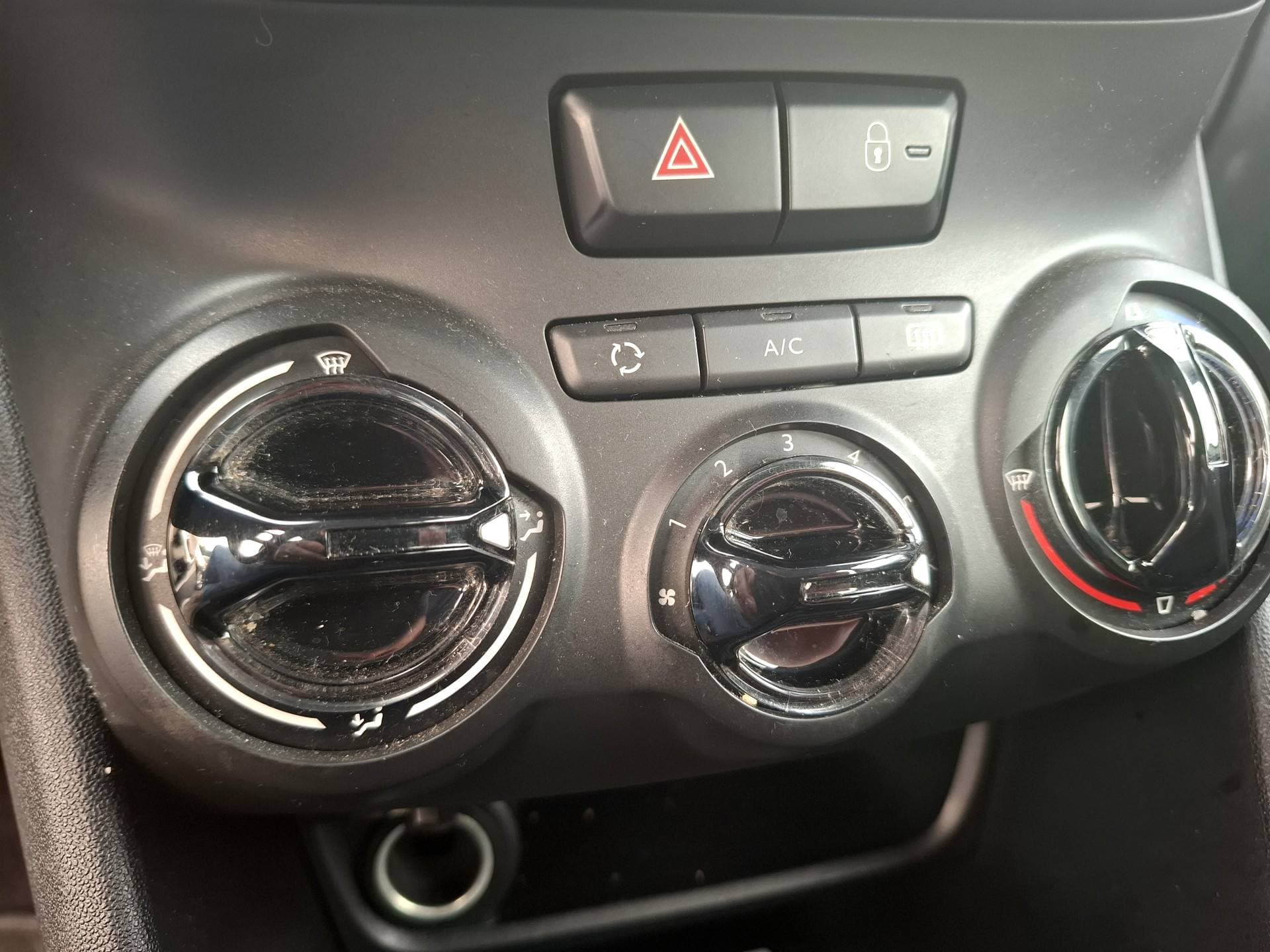 Peugeot 208 thumbnail 11