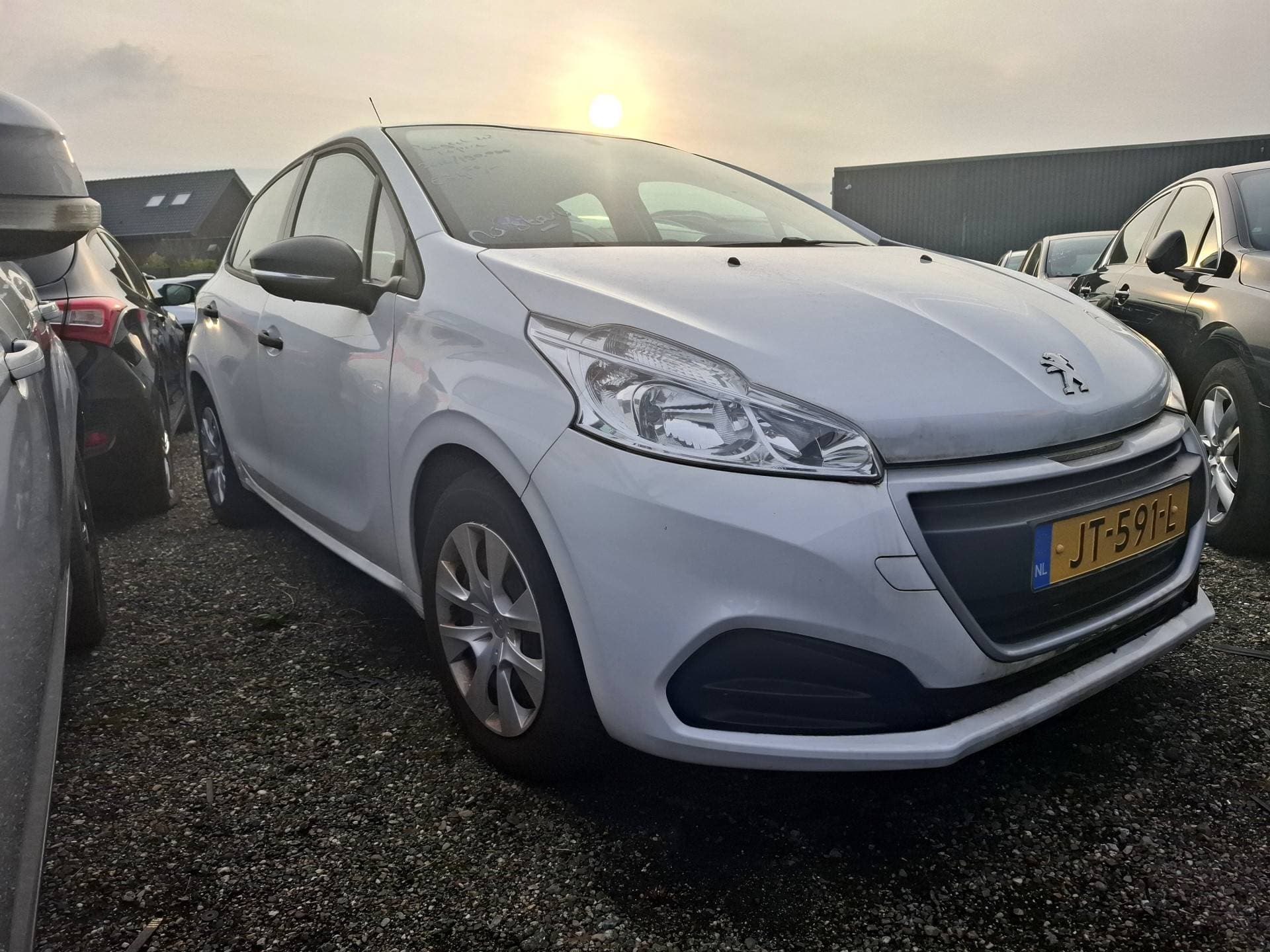 Peugeot 208 thumbnail 3