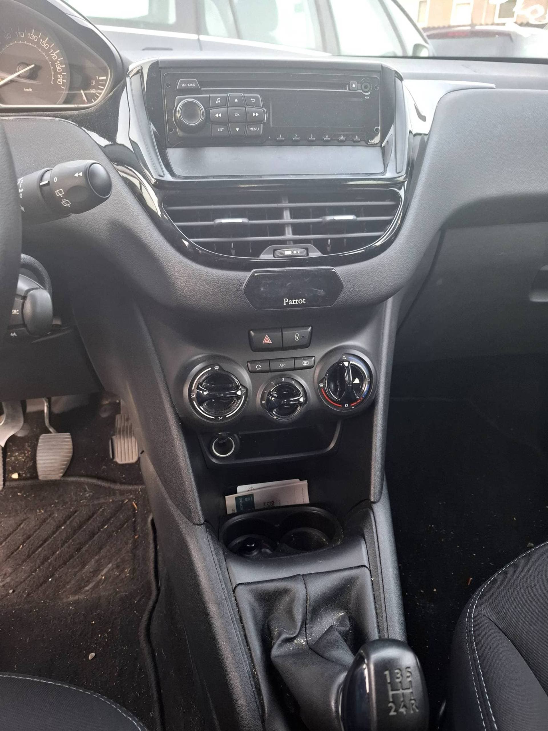 Peugeot 208 thumbnail 6