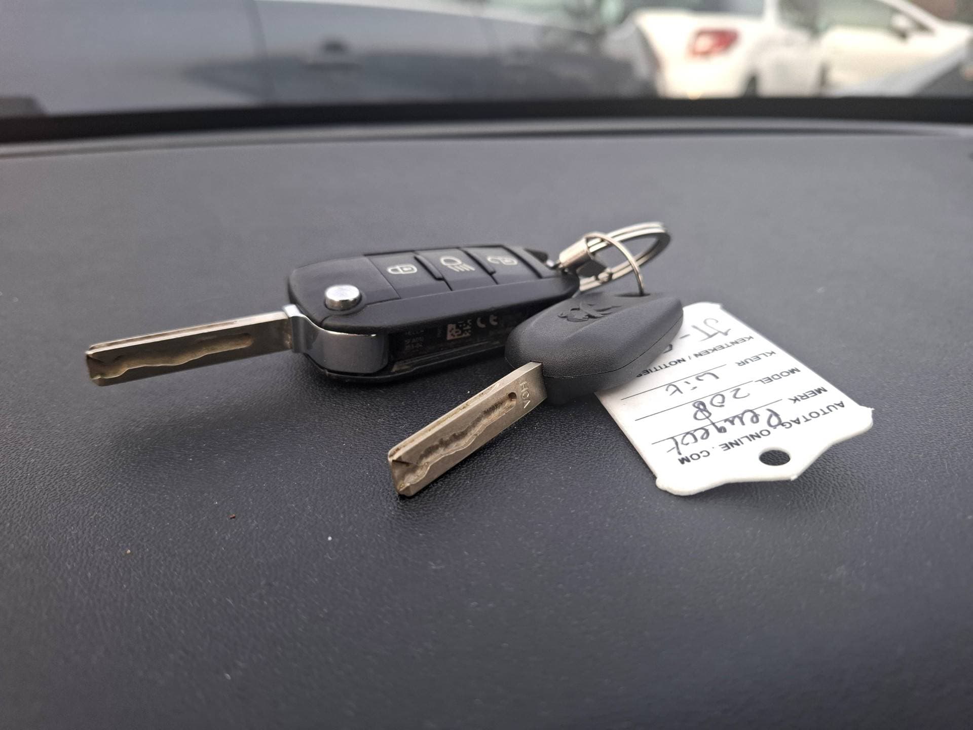 Peugeot 208 thumbnail 8