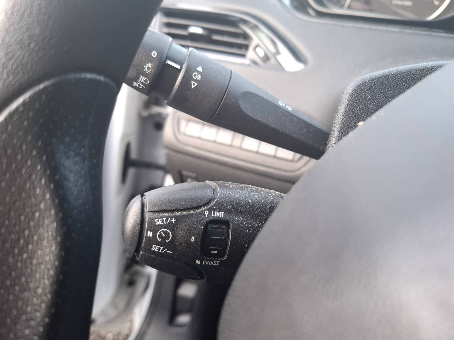 Peugeot 208 thumbnail 9