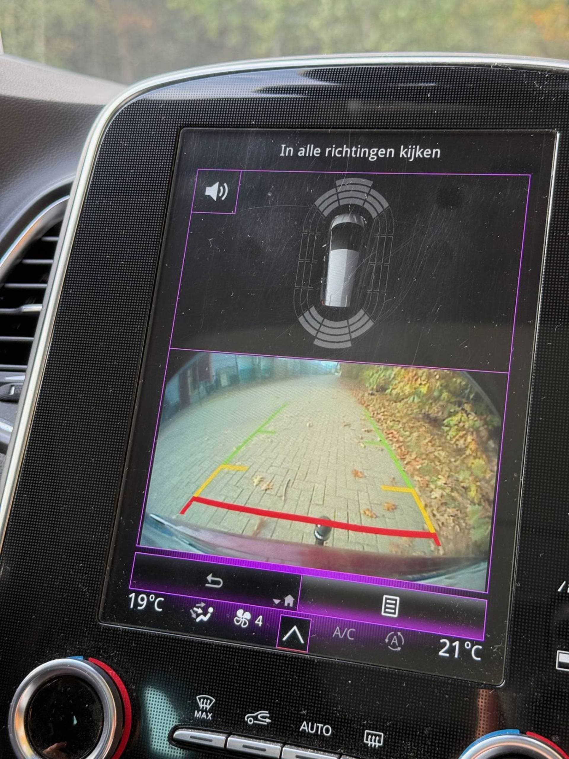 Renault Grand Scénic thumbnail 21