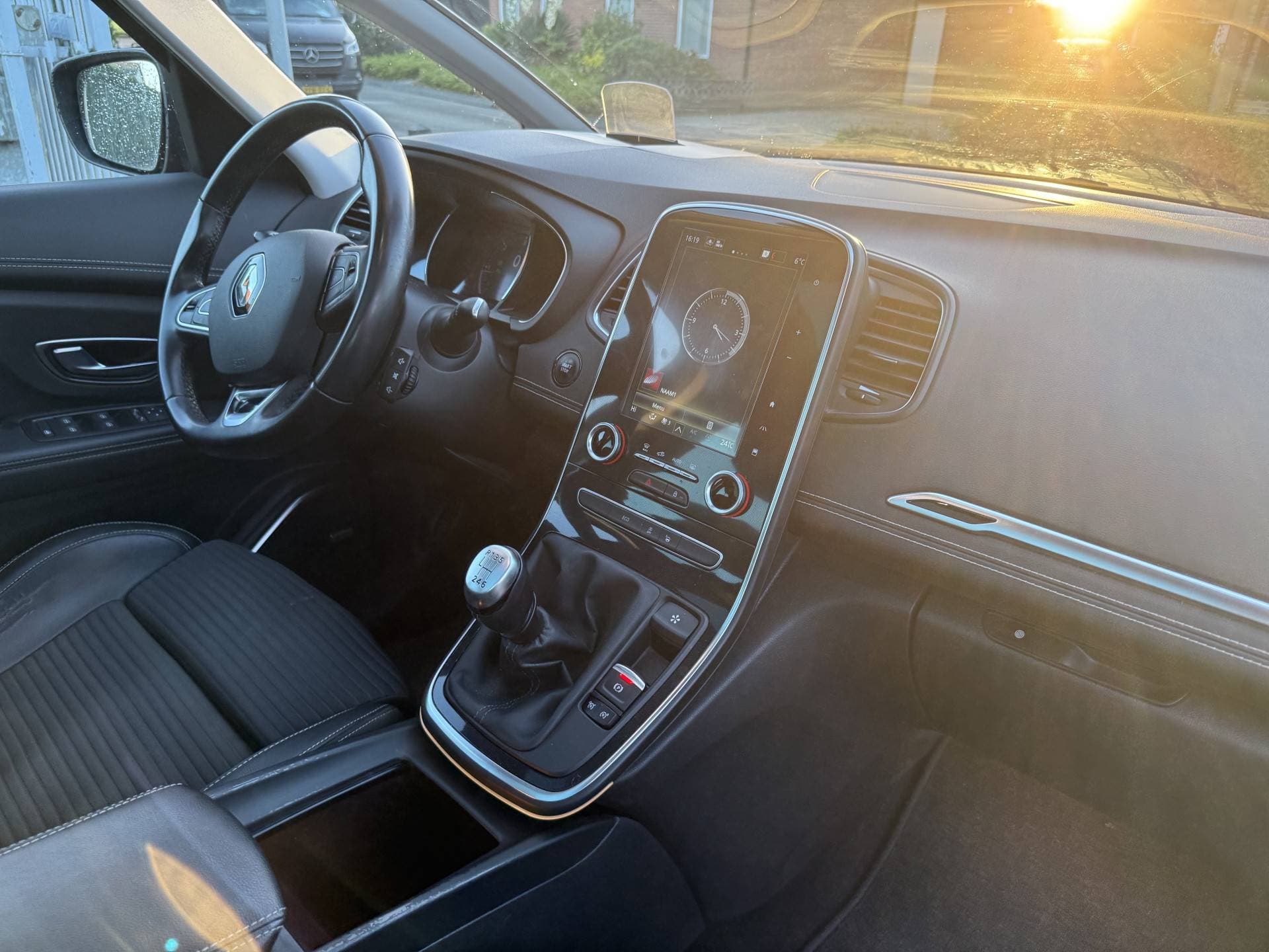 Renault Grand Scénic thumbnail 39