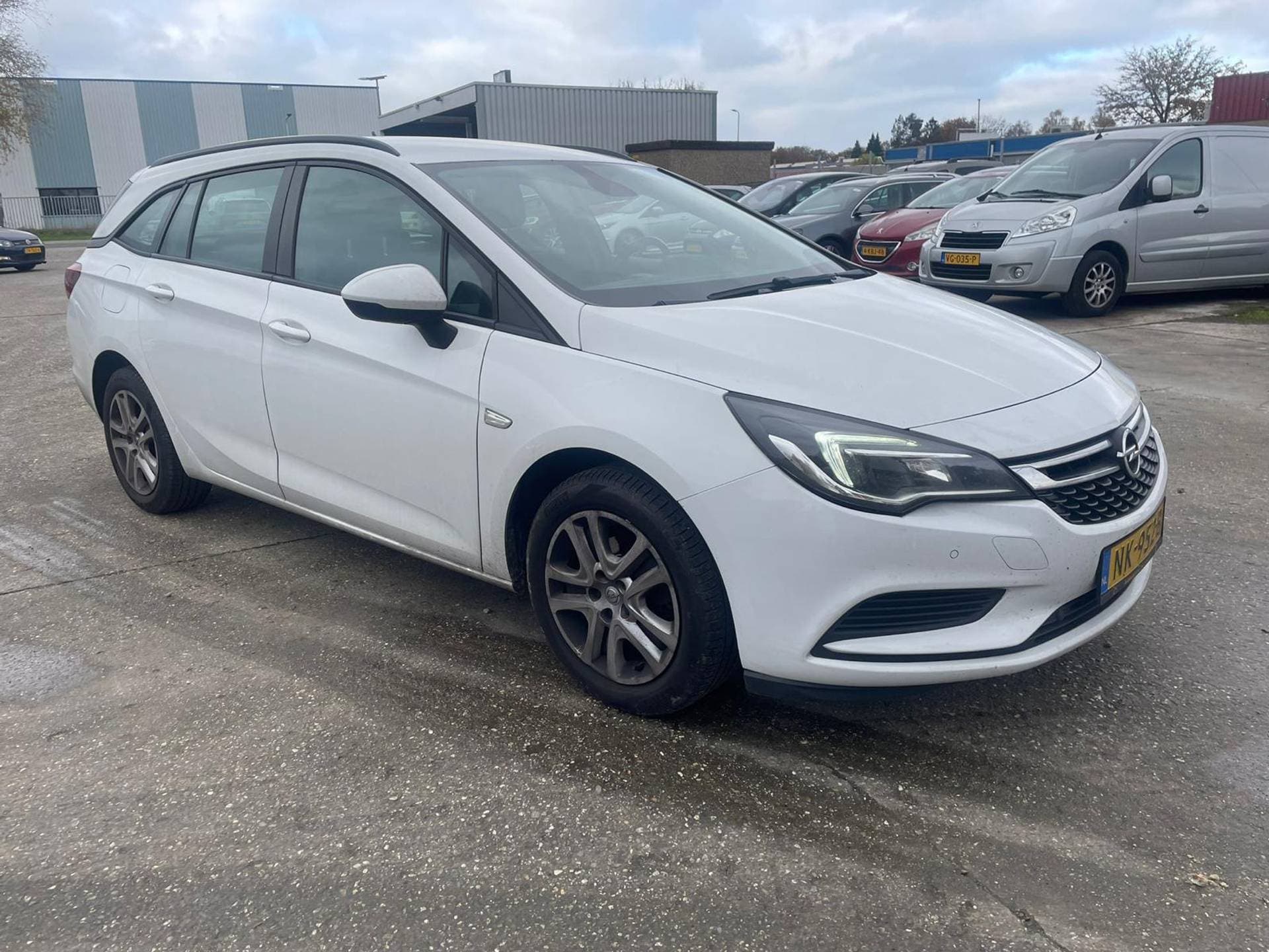 Opel Astra thumbnail 2