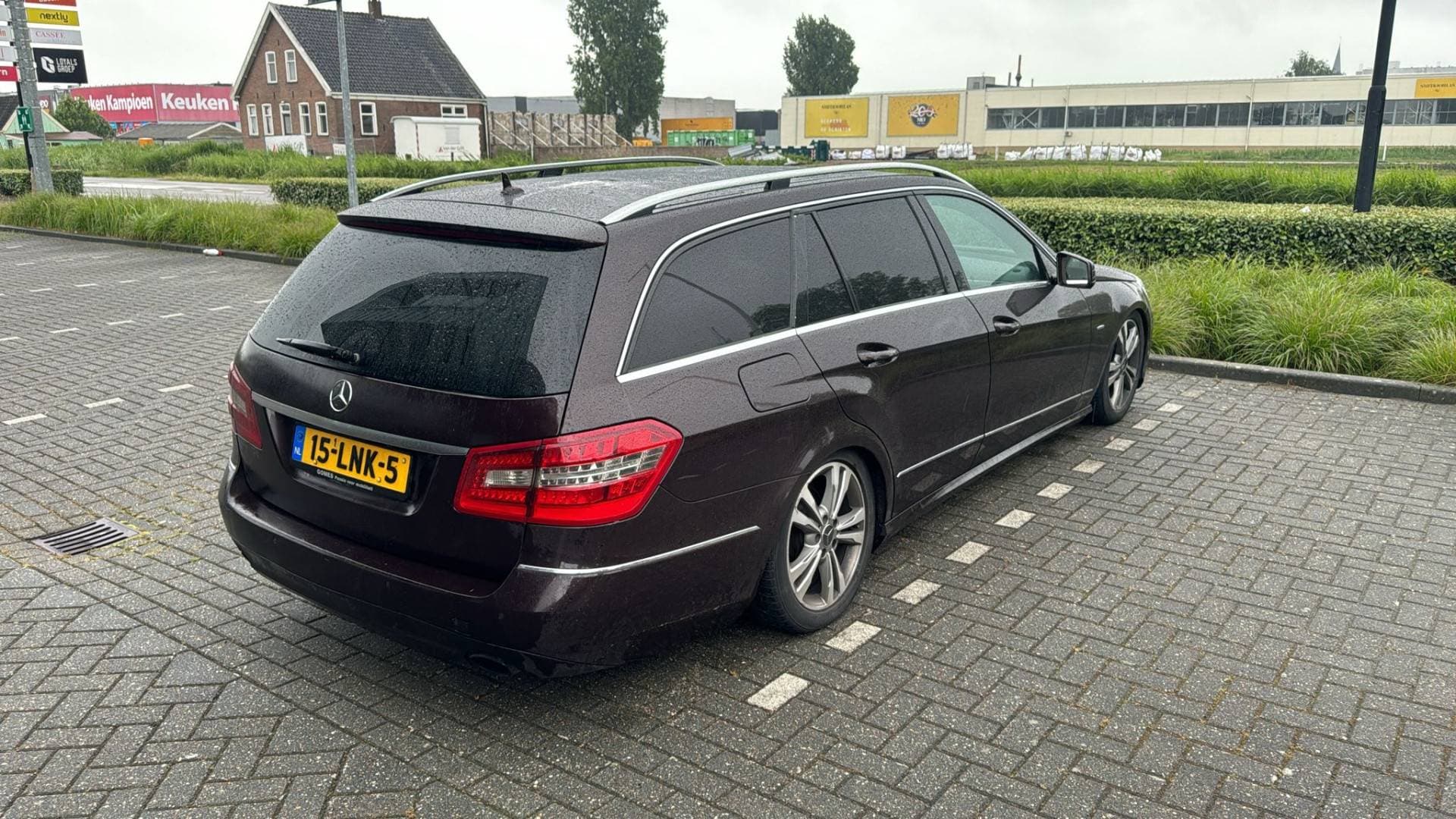 Mercedes-Benz E-Klasse thumbnail 2