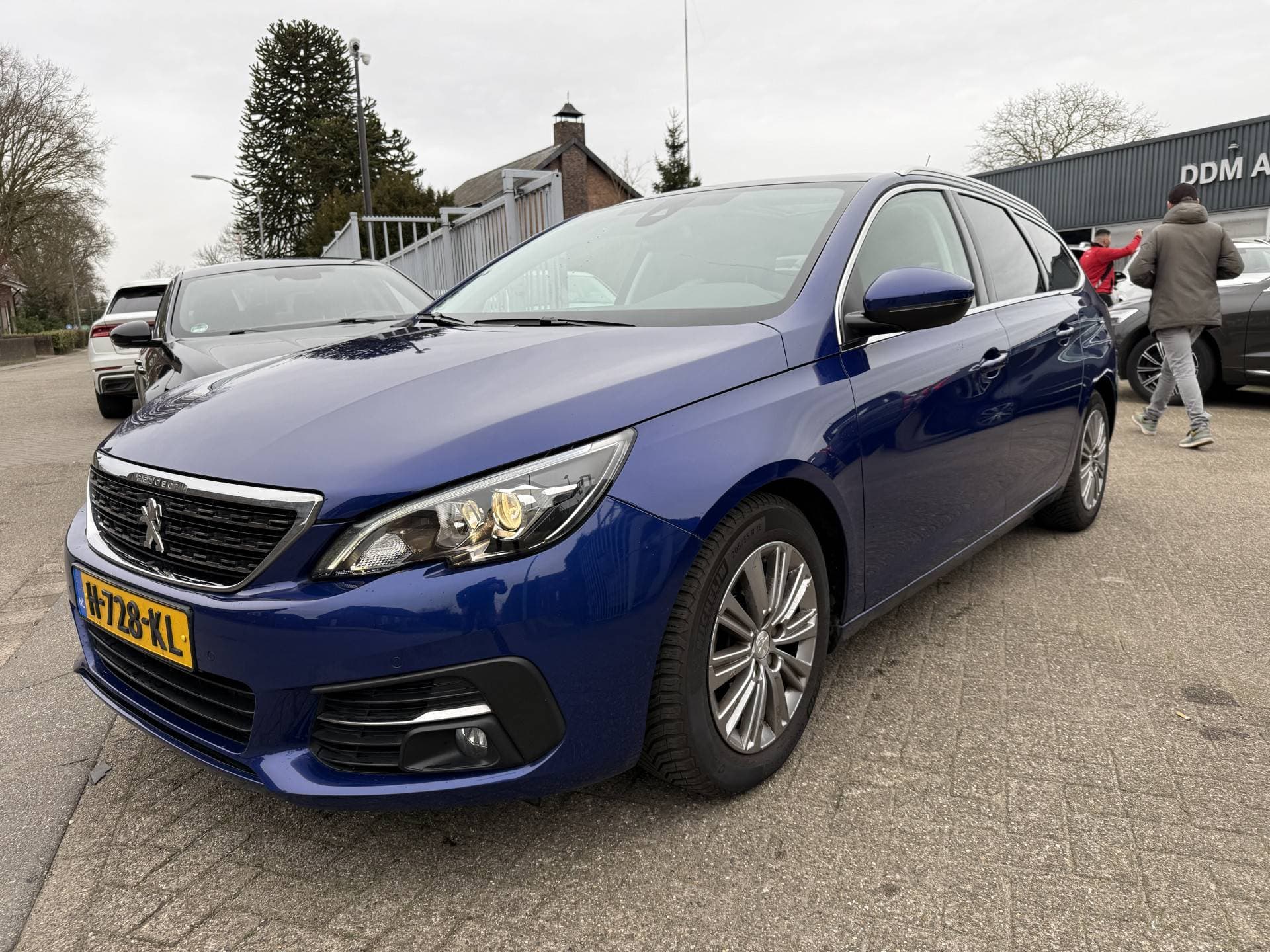 Peugeot 308 thumbnail 3