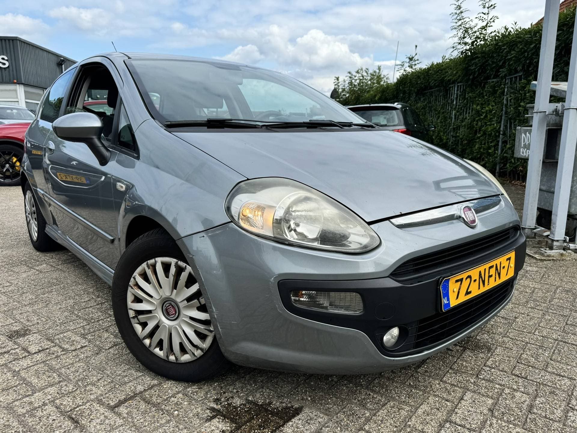 Fiat Punto thumbnail 2