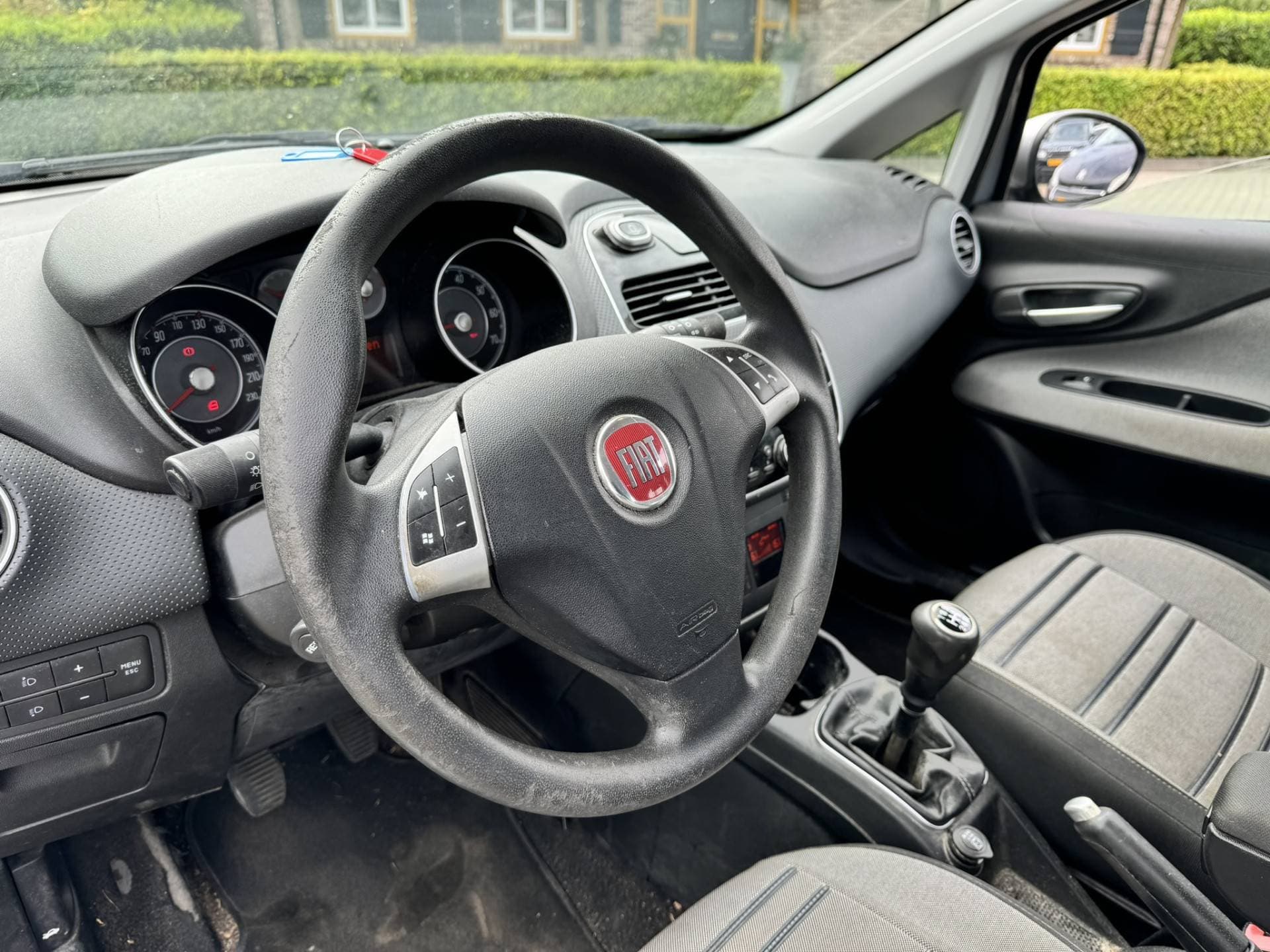 Fiat Punto thumbnail 11