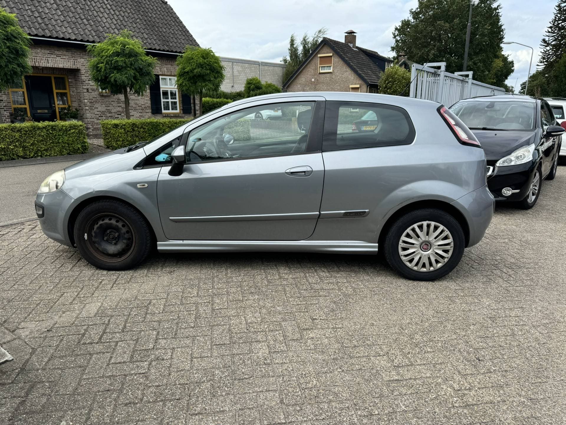 Fiat Punto thumbnail 3