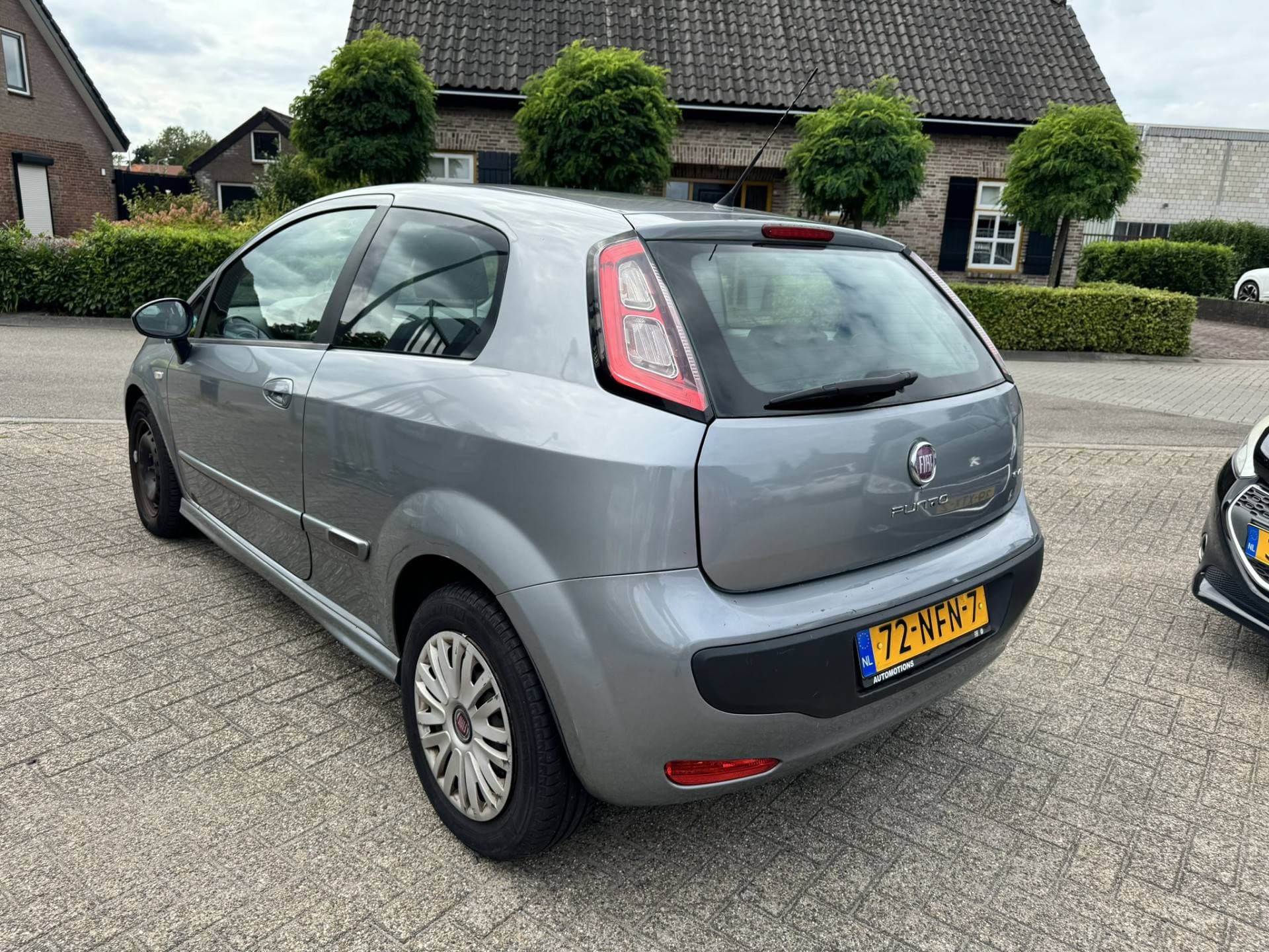 Fiat Punto thumbnail 4